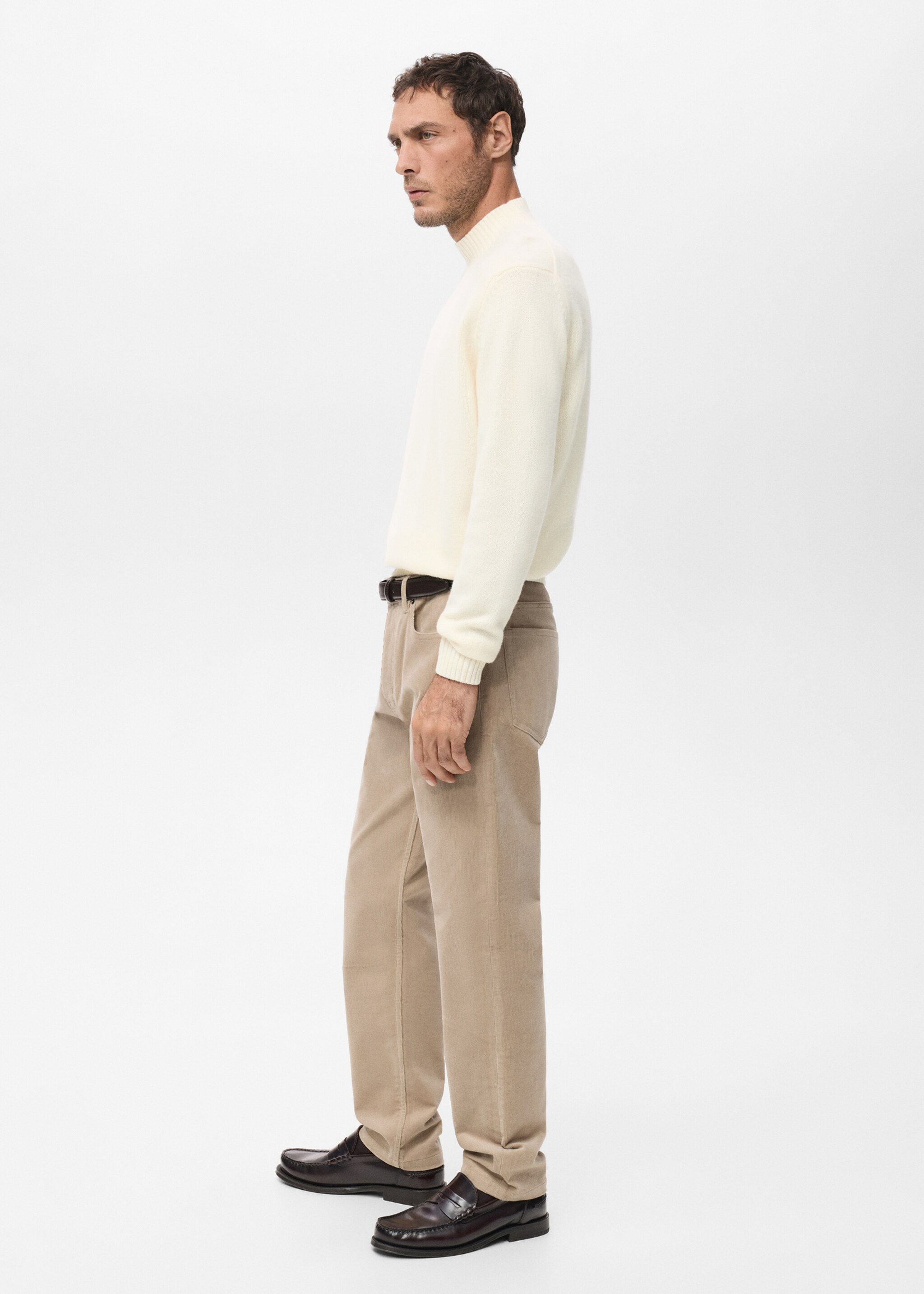 Corduroy regular-fit trousers - Details of the article 6, Sand. Ref: 27011192-00.