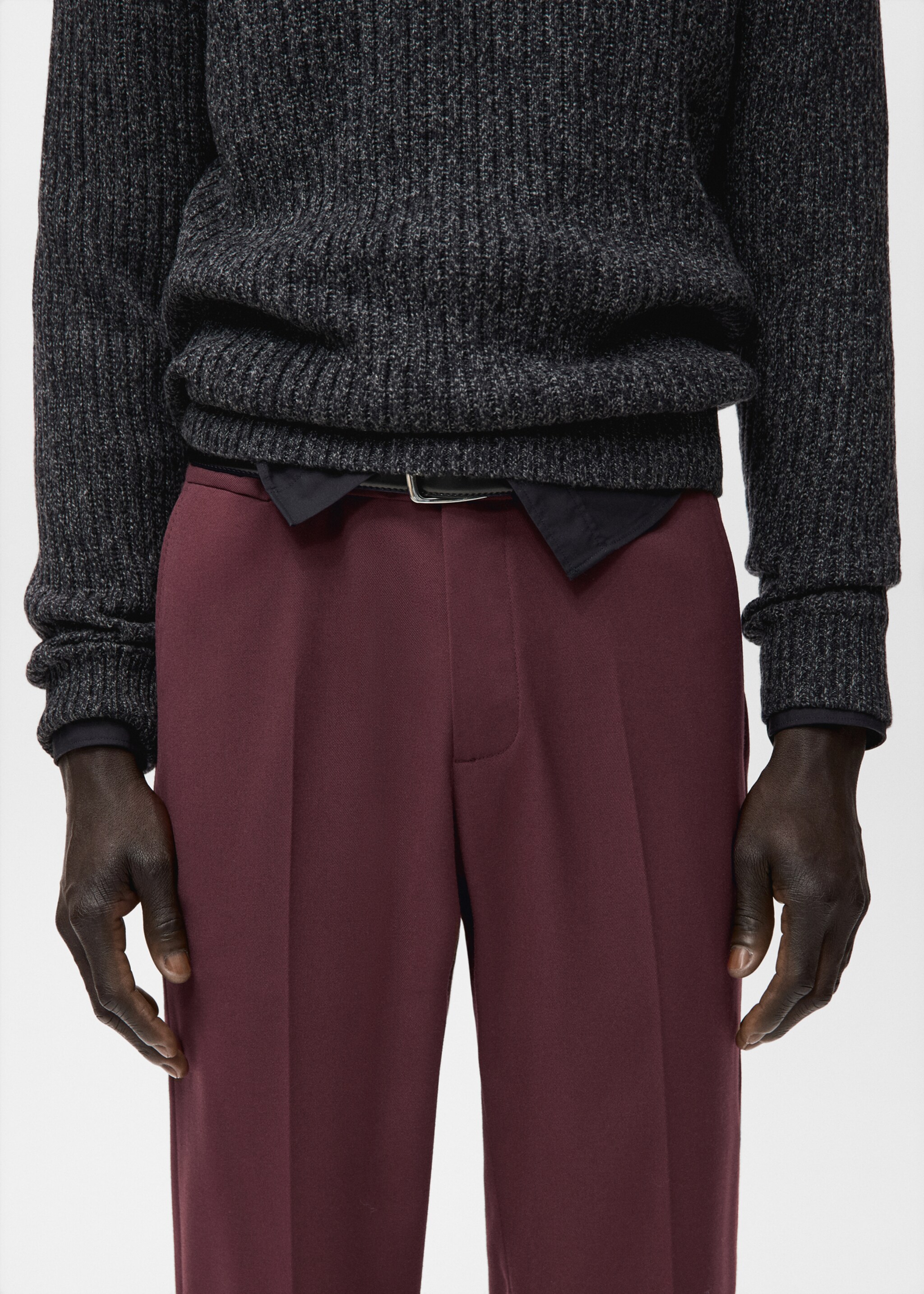 Fluid regular-fit trousers - Details of the article 1, Burgundy. Ref: 27011194-00.