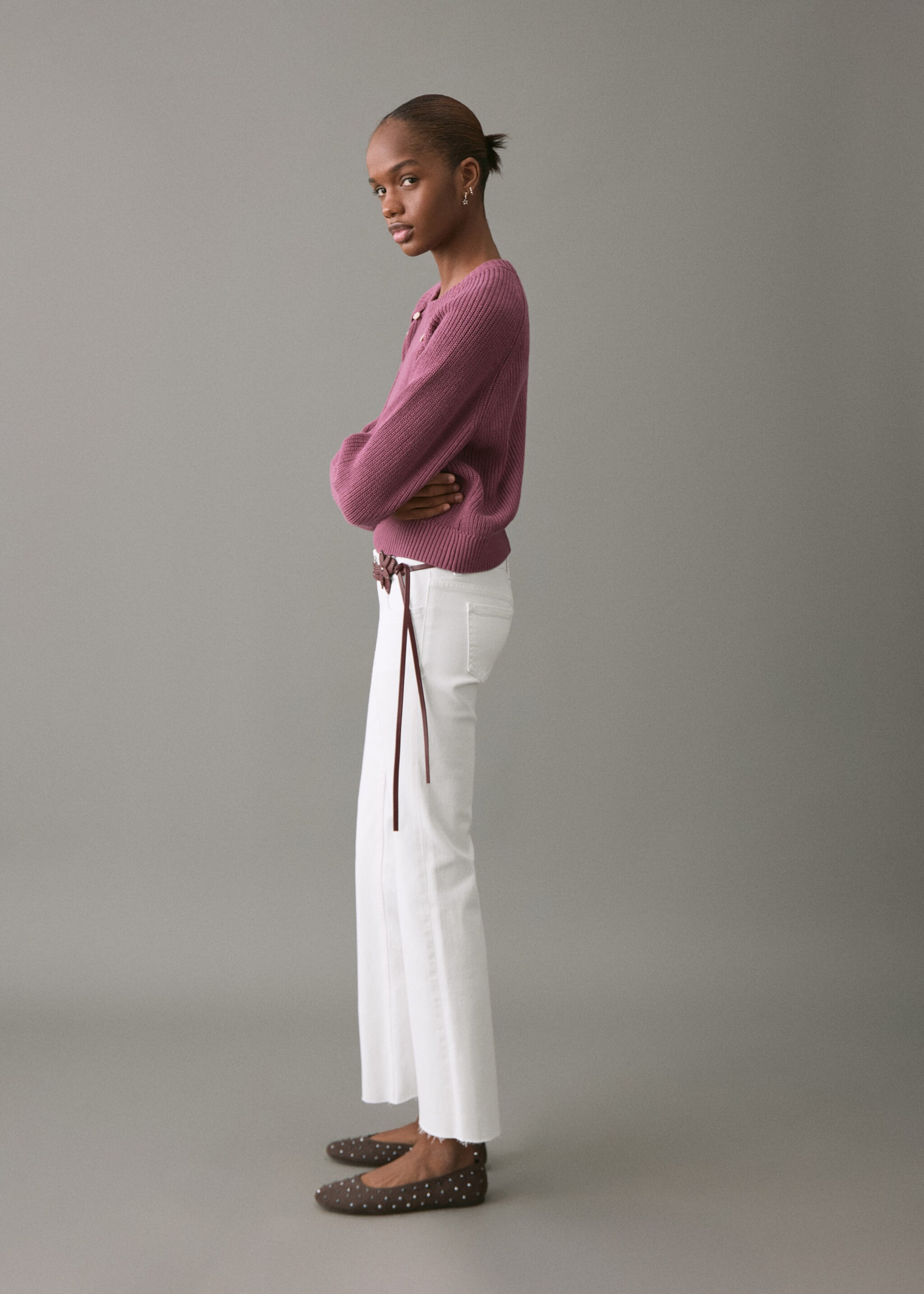 Kratší džíny flare - Náhled ve středové rovině, Šedobílá. Ref: 27011227-00.