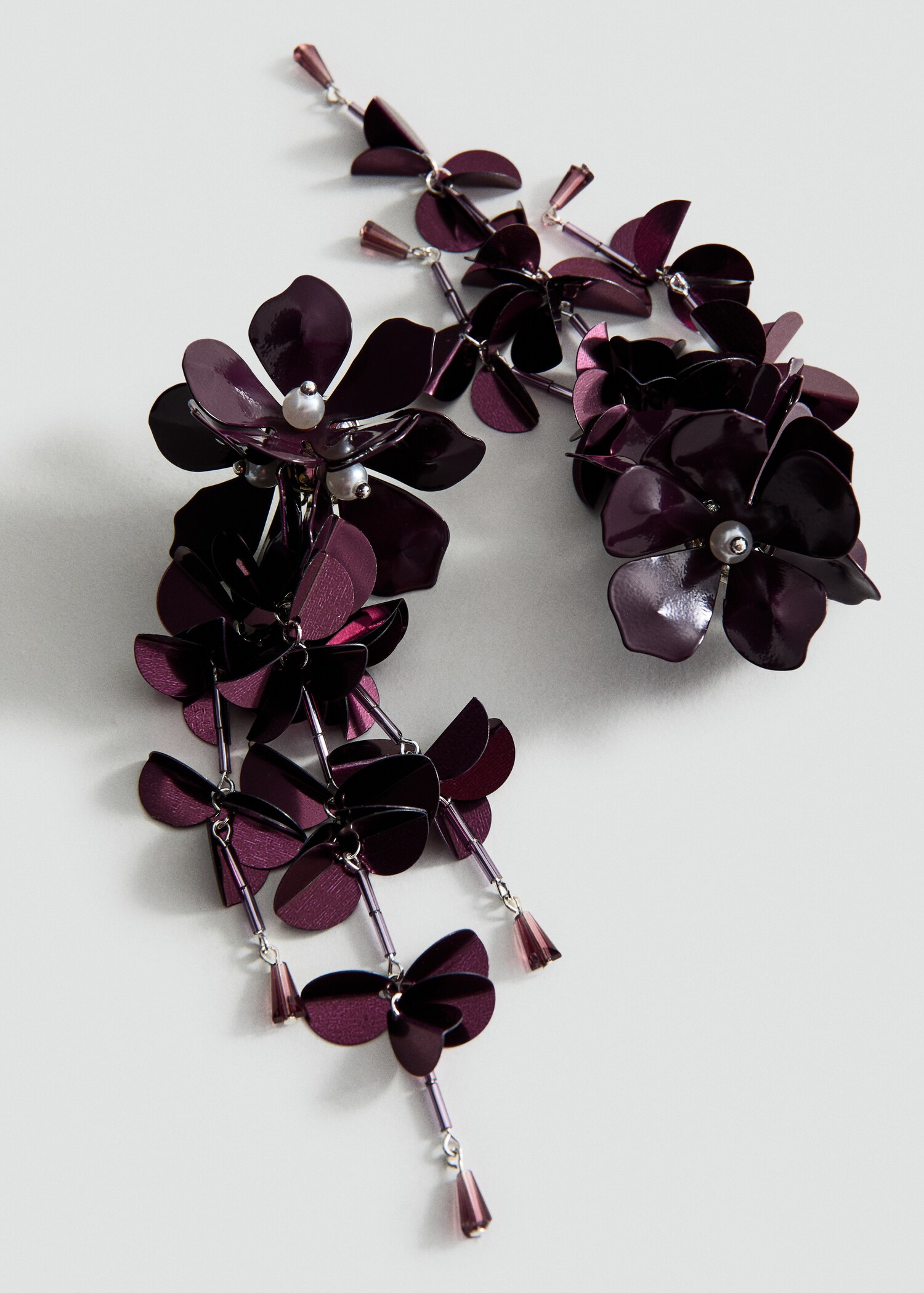 Boucles d'oreilles fleurs pendentifs - Plan moyen