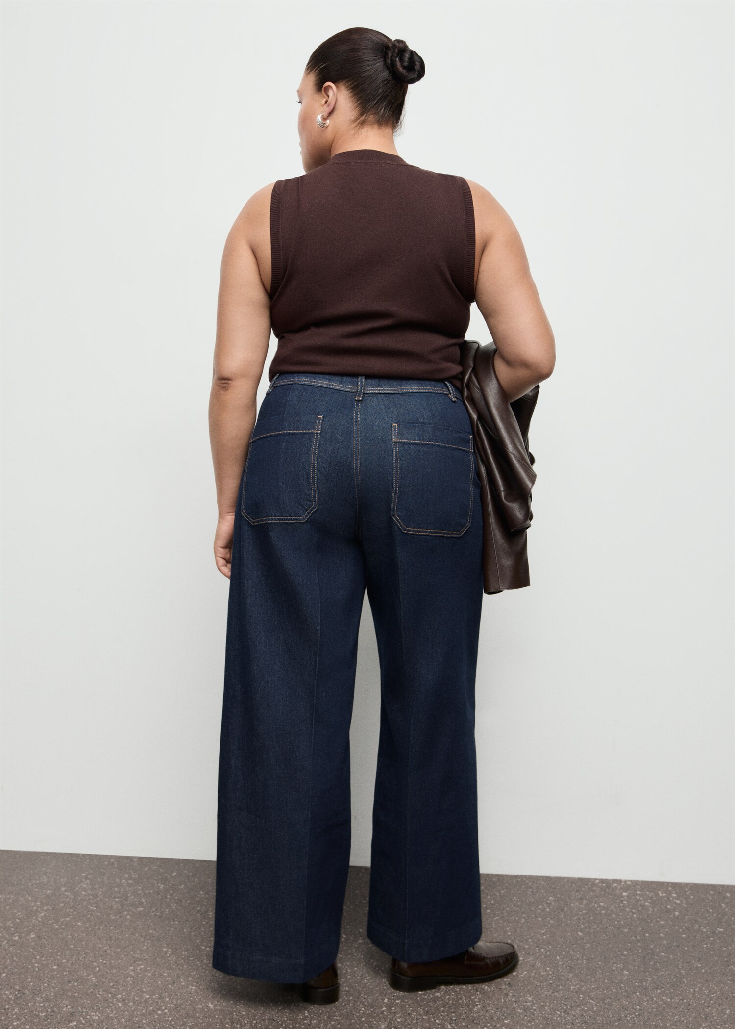 Wide-leg jeans with pockets - Details of the article 4