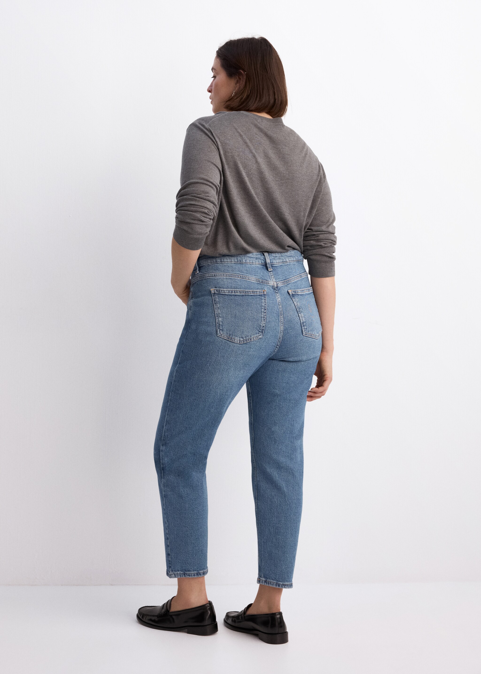 Newmom comfort high-rise jeans - Details of the article 4, Medium Blue. Ref: 27011242-00.