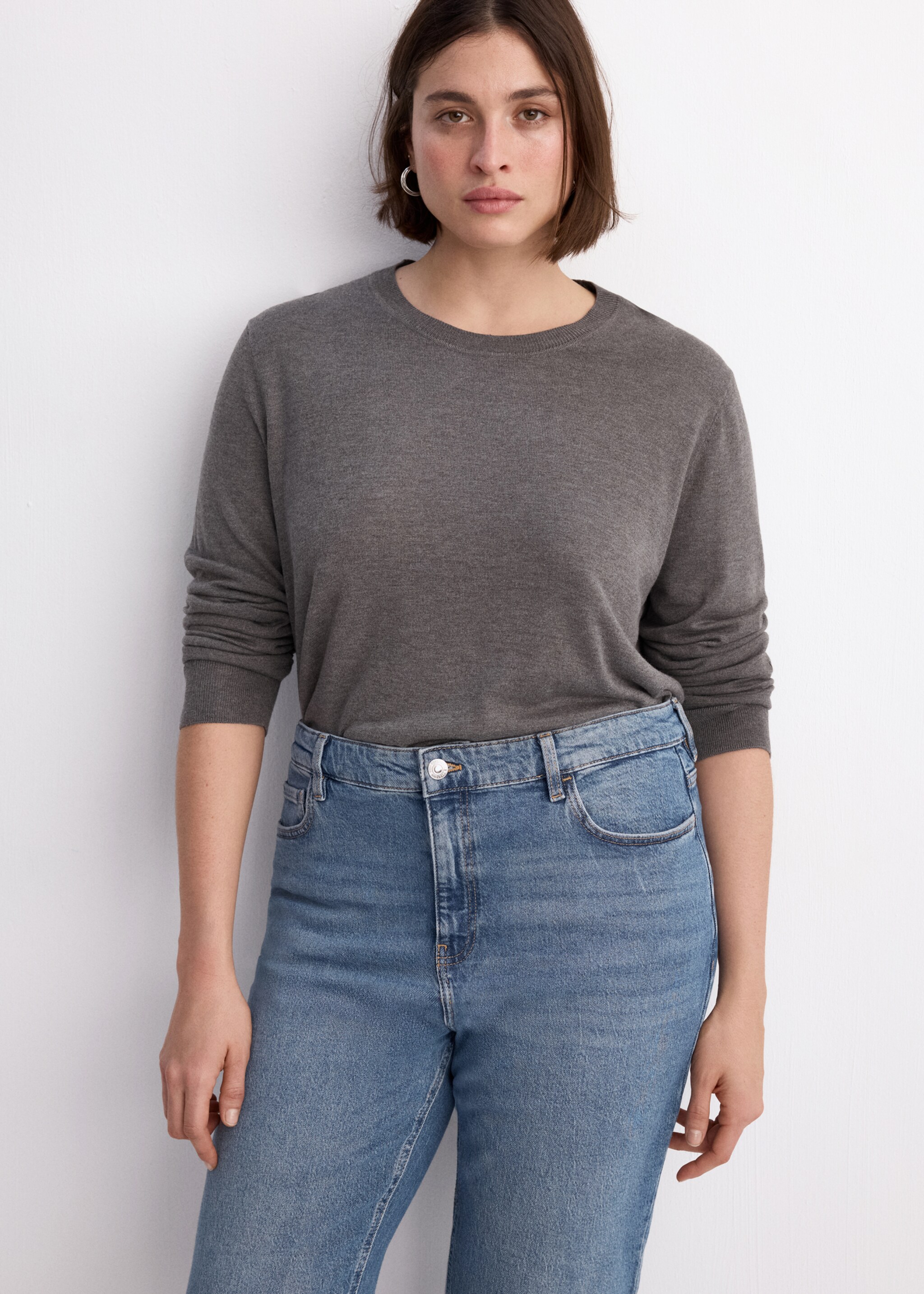 Newmom comfort high-rise jeans - Details of the article 5, Medium Blue. Ref: 27011242-00.