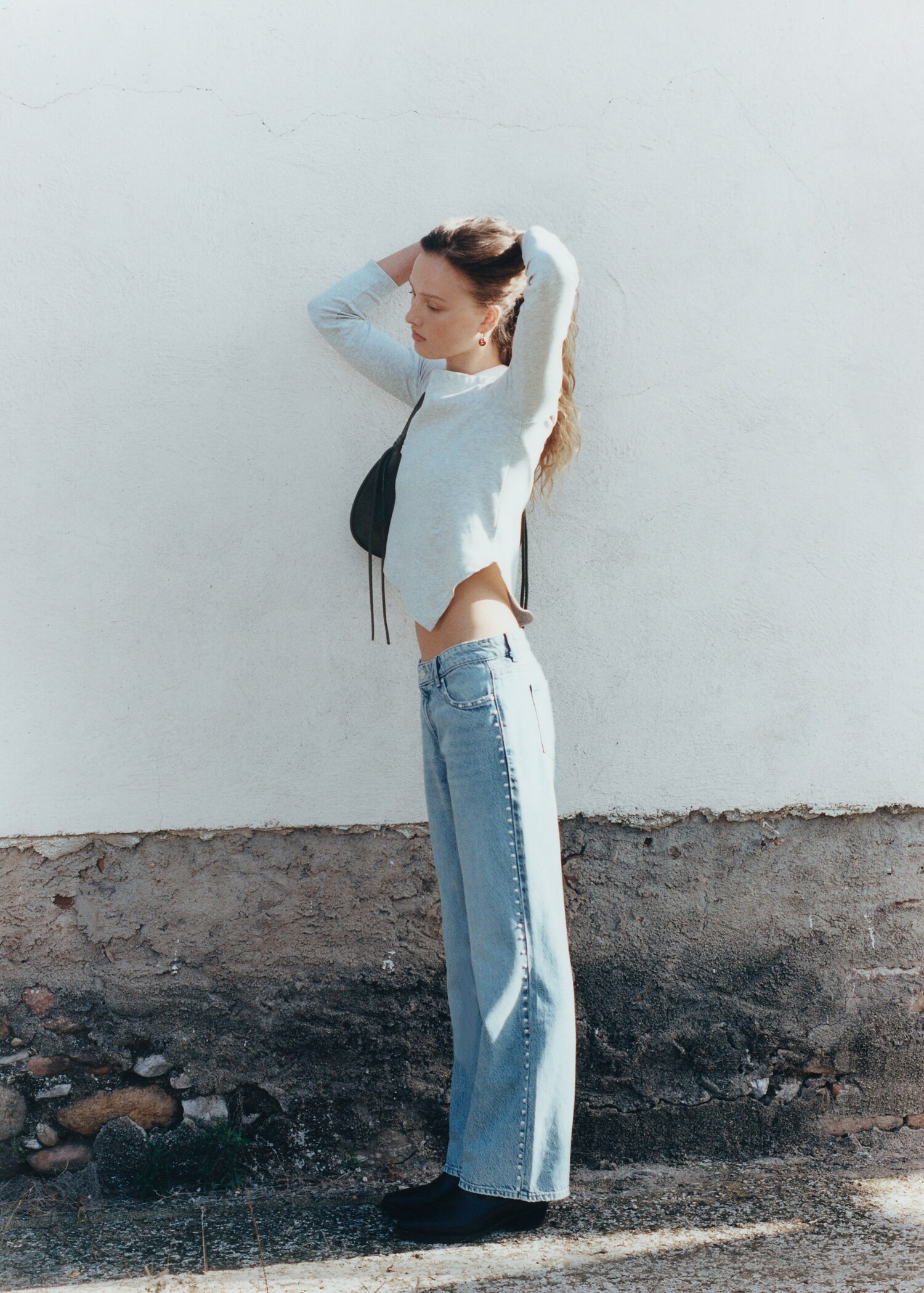 جينز مستقيم مزين بالمسامير - تفاصيل المنتج 5