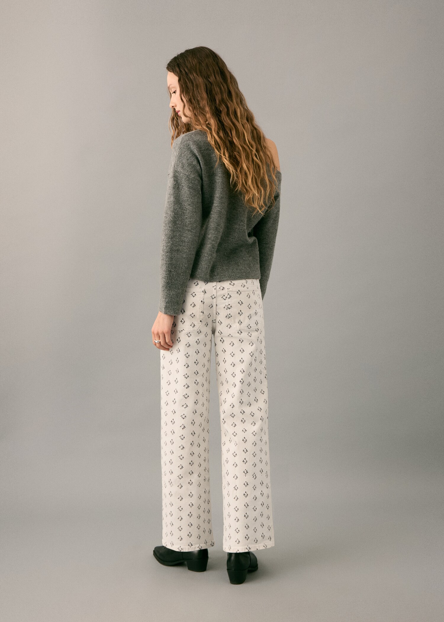 Printed straight jeans - Reverse of the article