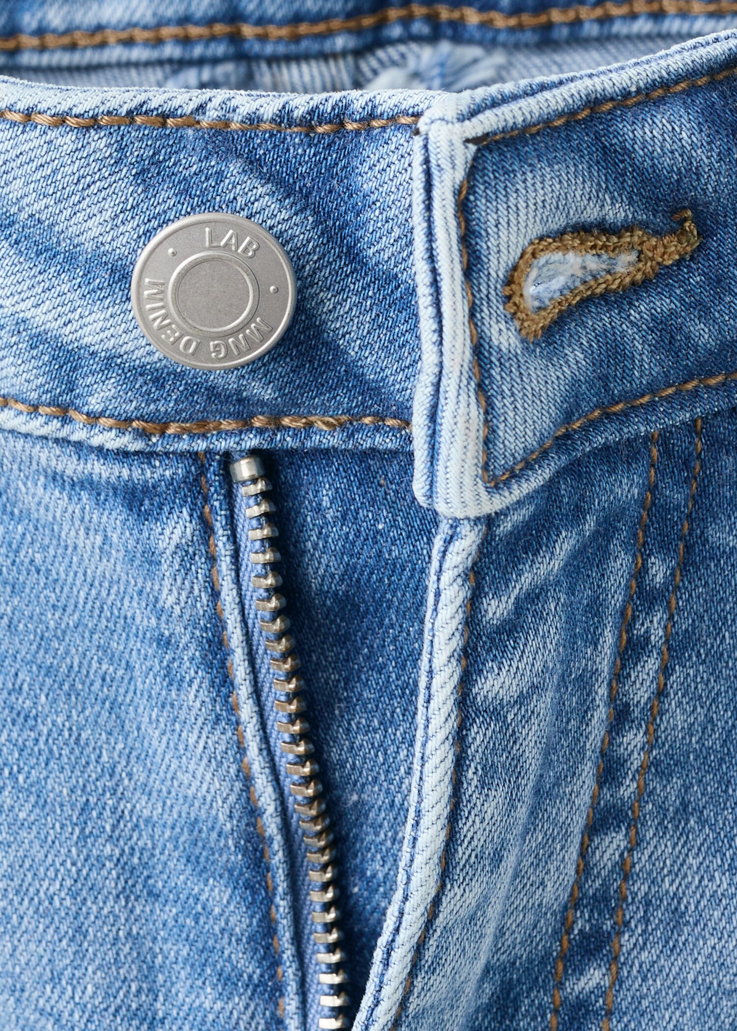 Frayed low-rise skinny jeans - Details of the article 8