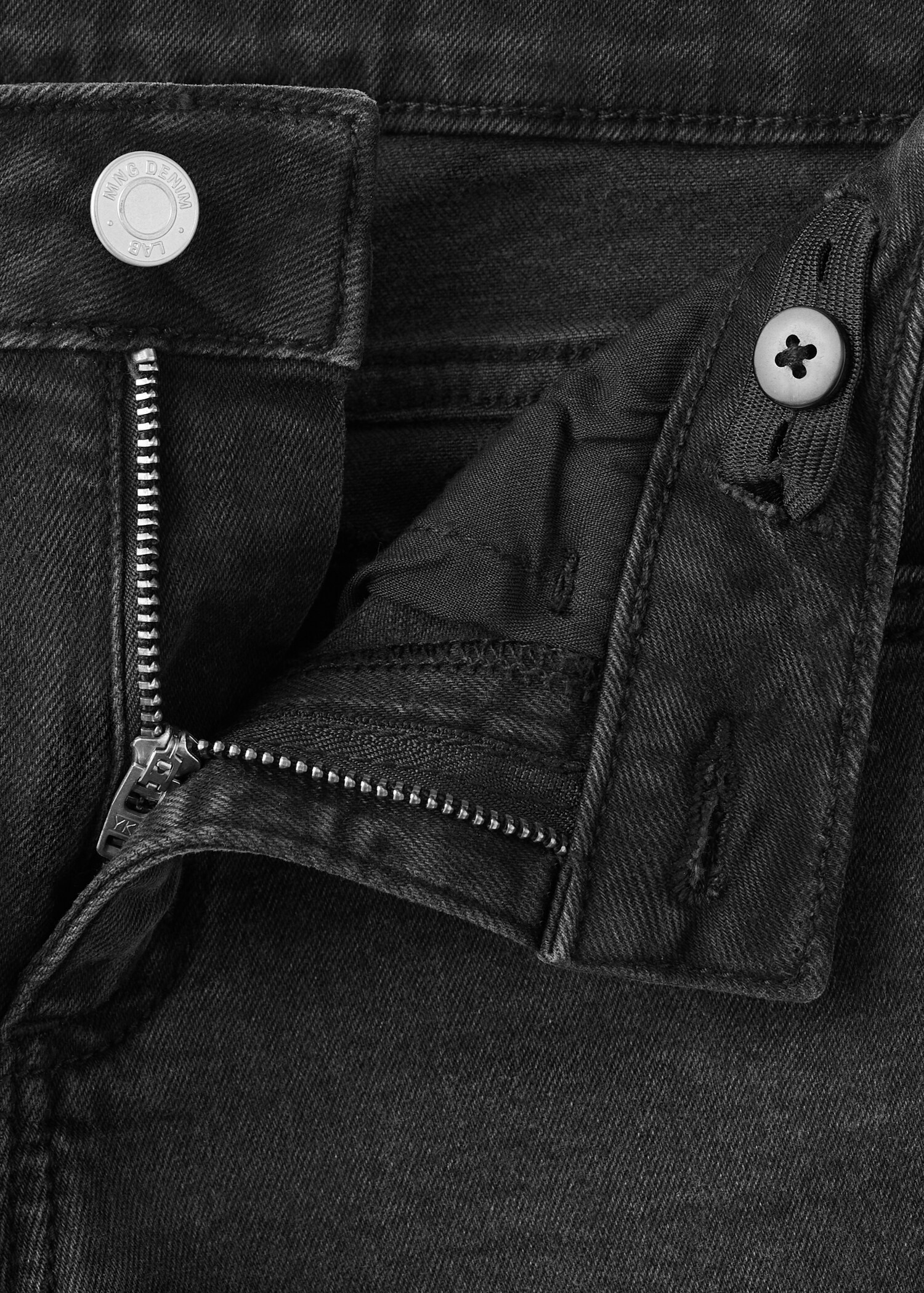 Frayed low-rise skinny jeans - Details of the article 8