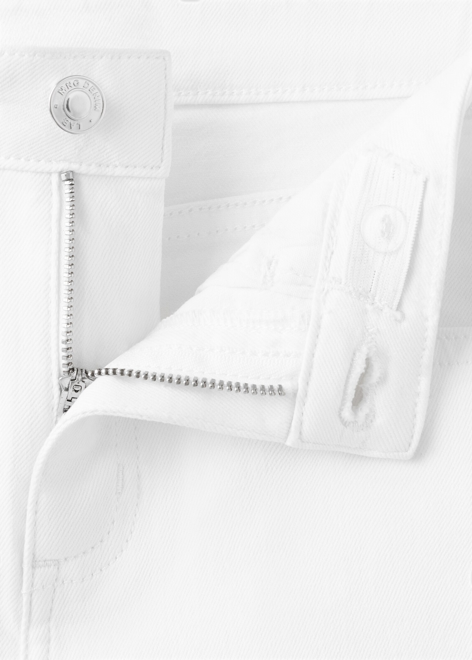 Decorative seam flared jeans - Details of the article 0