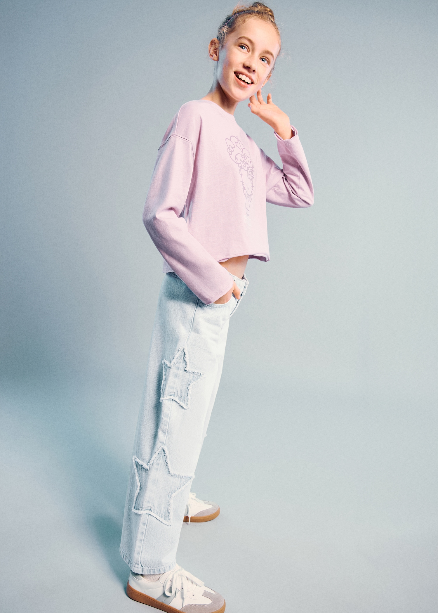 Τζιν culotte με κεντημένα αστέρια - Μεσαίο πλάνο