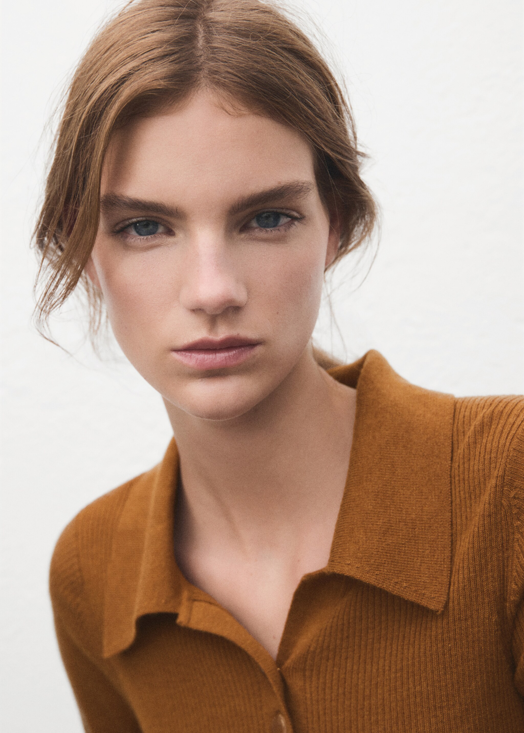 Polo-neck ribbed sweater - Details of the article 1, Tobacco Brown. Ref: 27011277-00.
