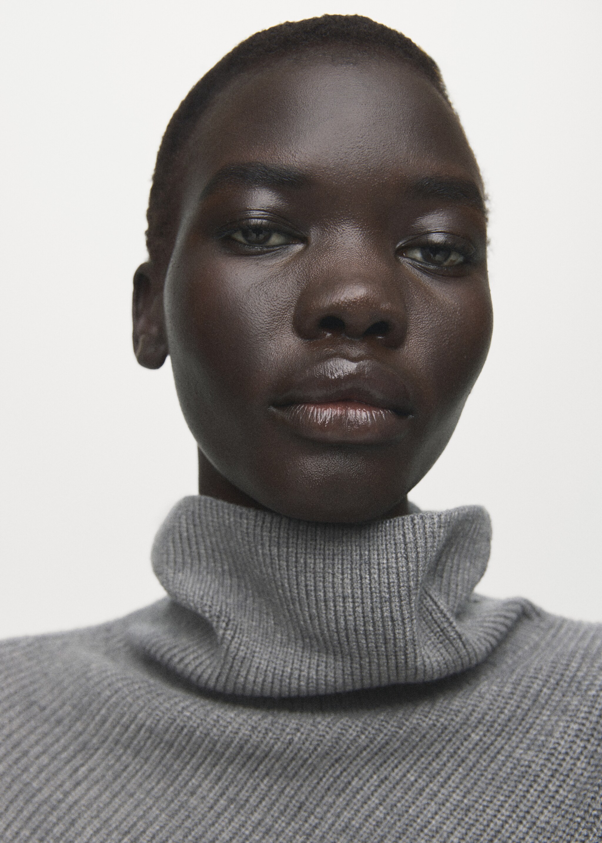 Pull asymétrique col roulé - Détail de l'article 1, Gris chiné moyen. Ref: 27011283-00.