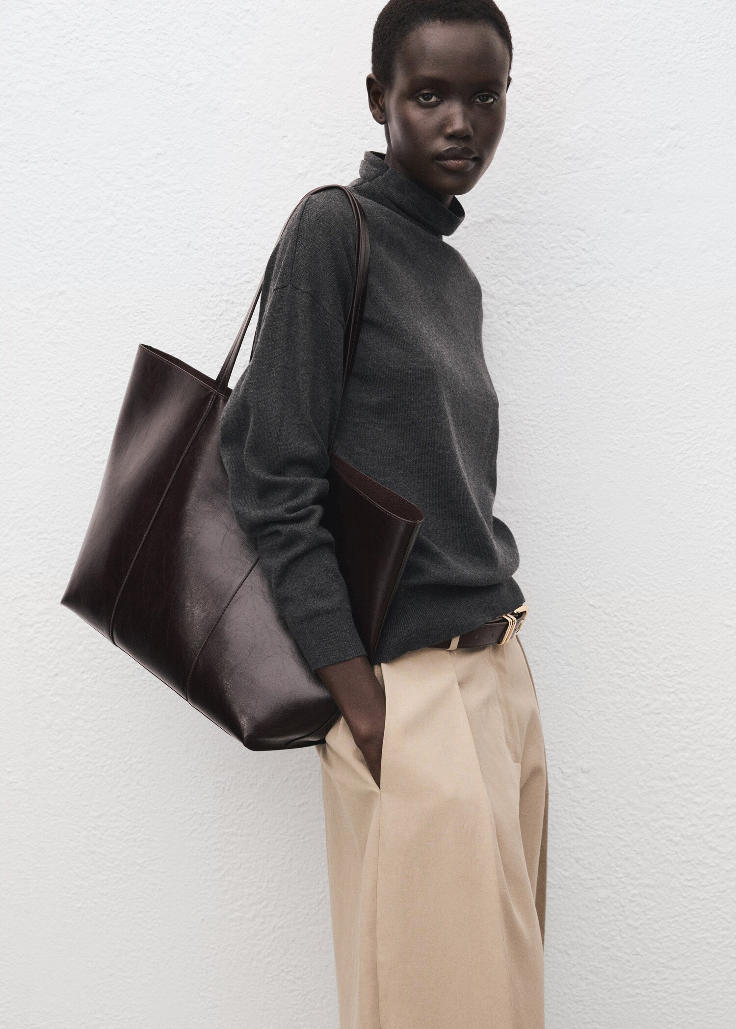 Draped turtleneck sweater - Details of the article 6