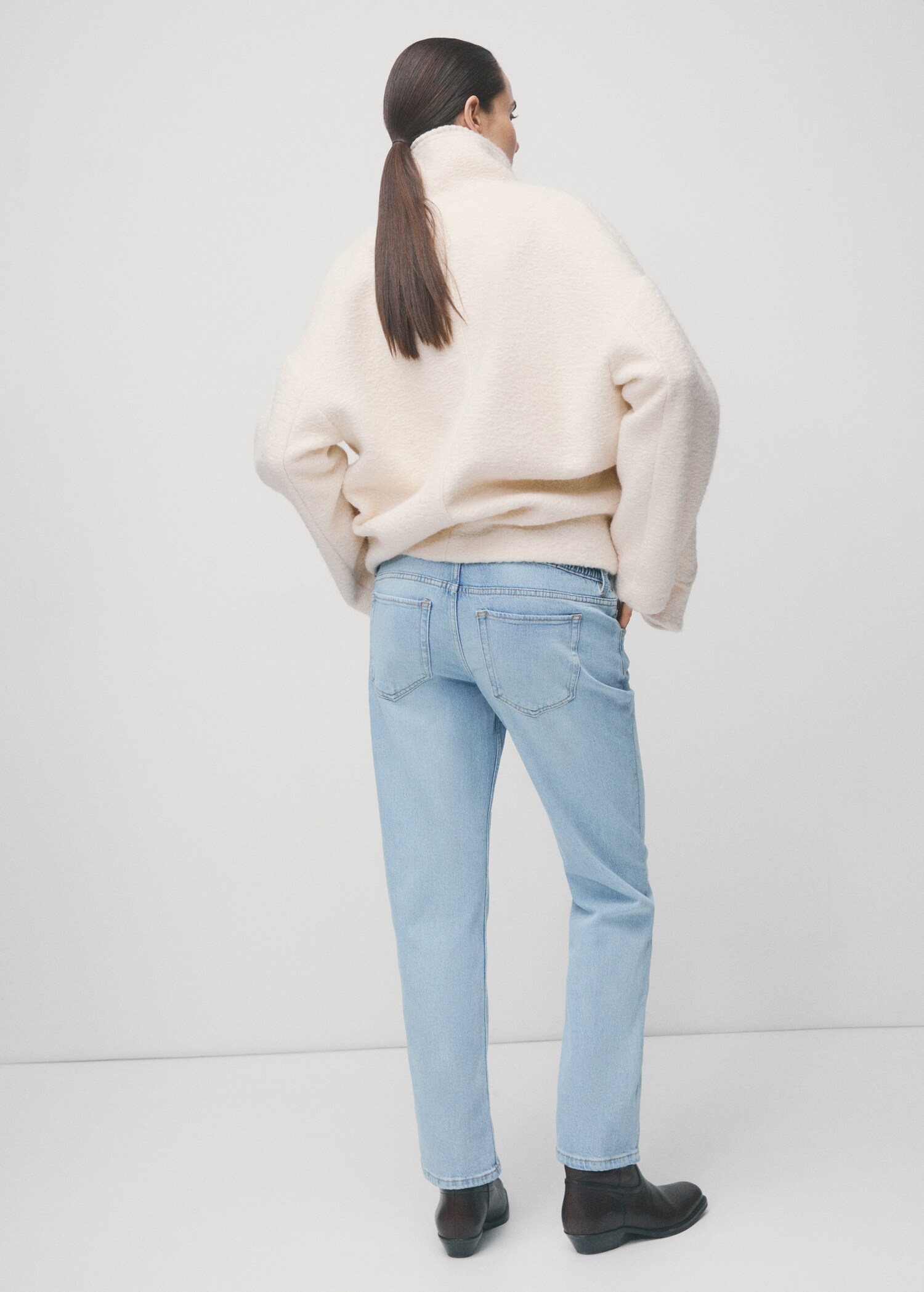 Rechte positiejeans - Achterkant van het artikel