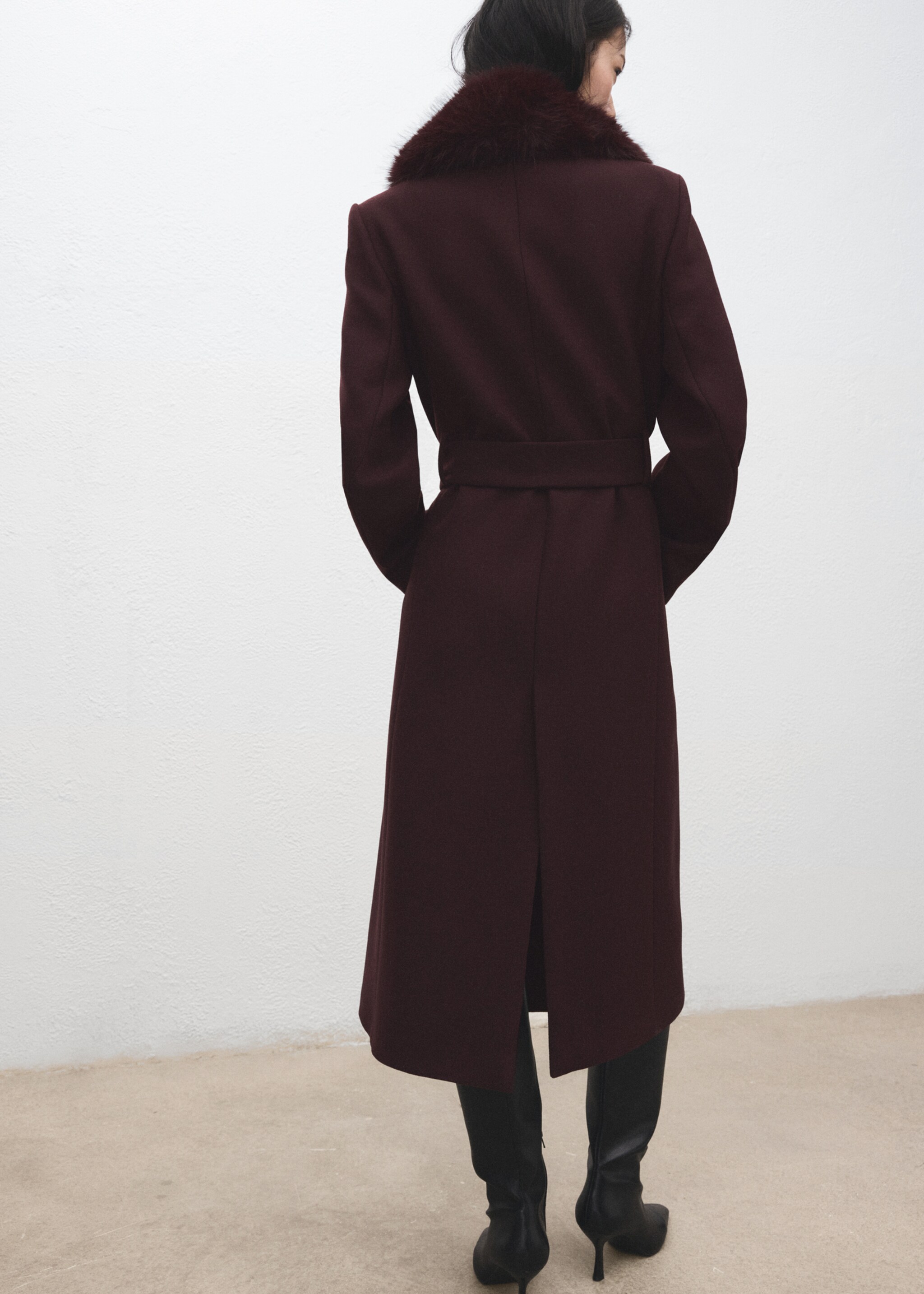 Manteco wool coat with fur collar - Reverse of the article, Maroon. Ref: 27011303-00.