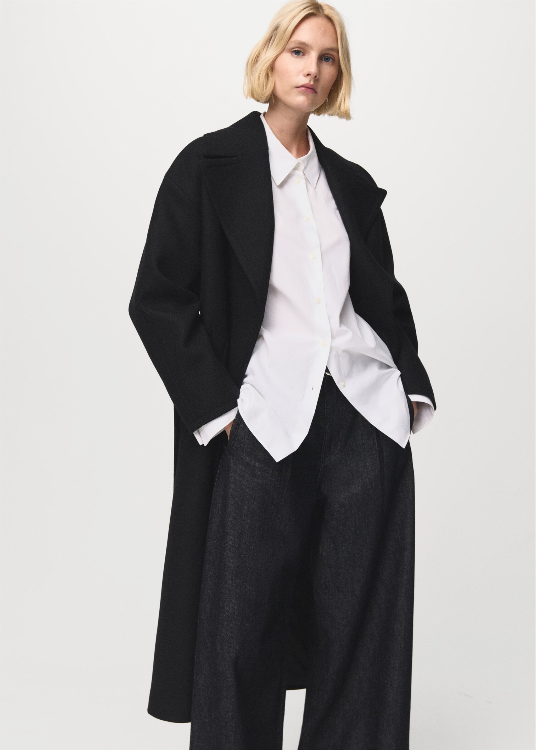 Manteco wool coat with belt - Medium plane, Black. Ref: 27011308-00.