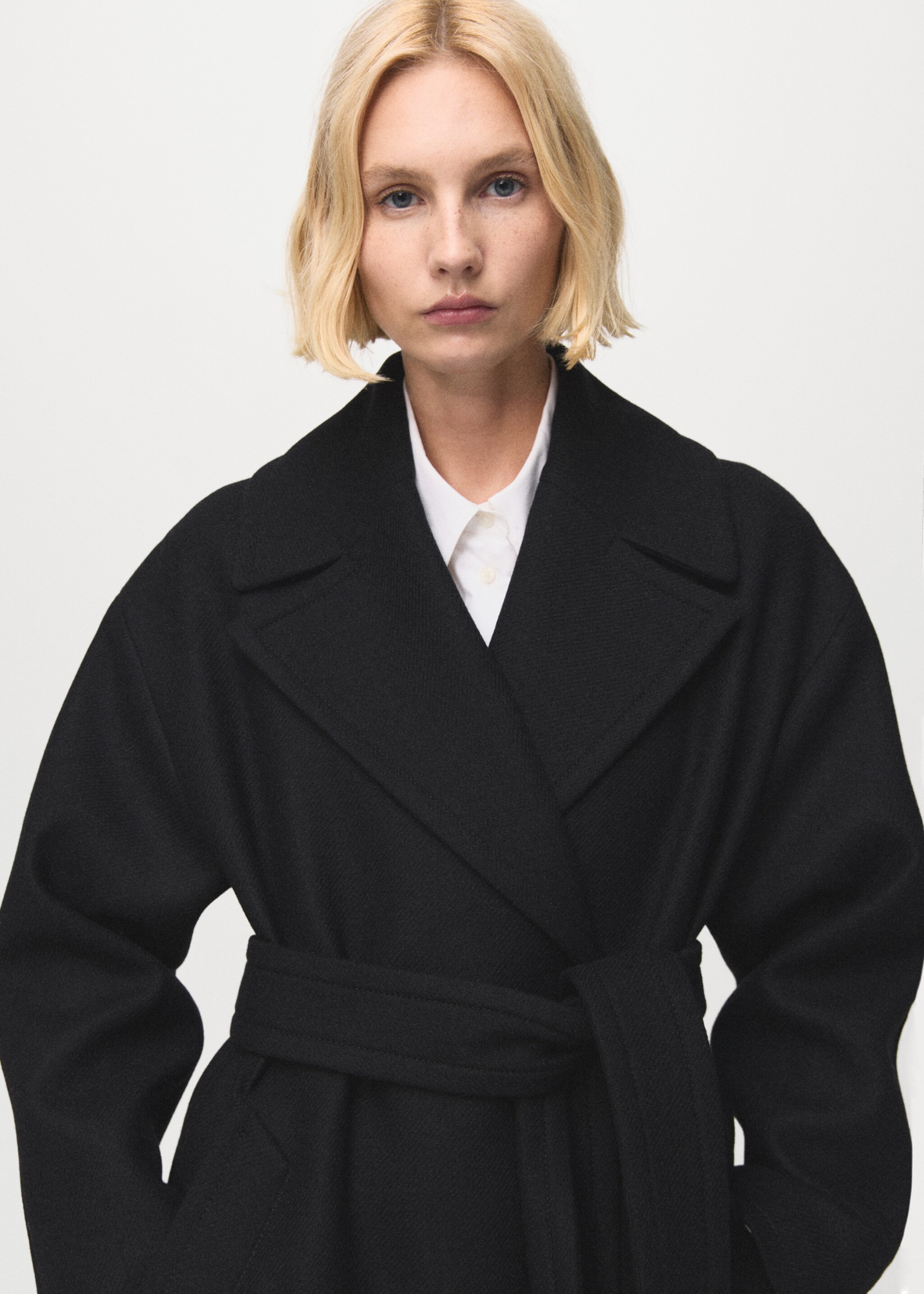 Manteco wool coat with belt - Details of the article 6, Black. Ref: 27011308-00.