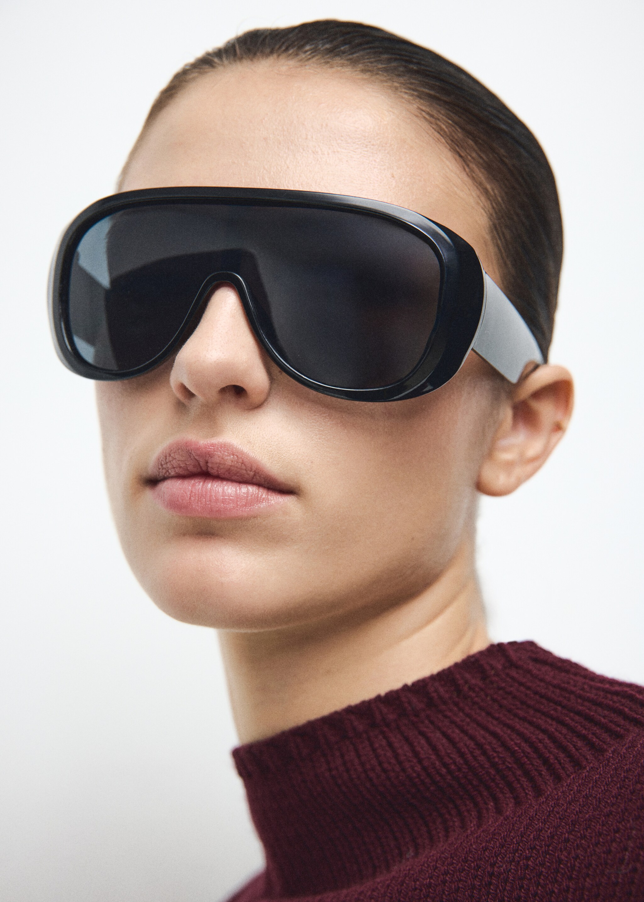 Knitted sweater with perkins neck - Details of the article 1, Wine. Ref: 27011316-00.