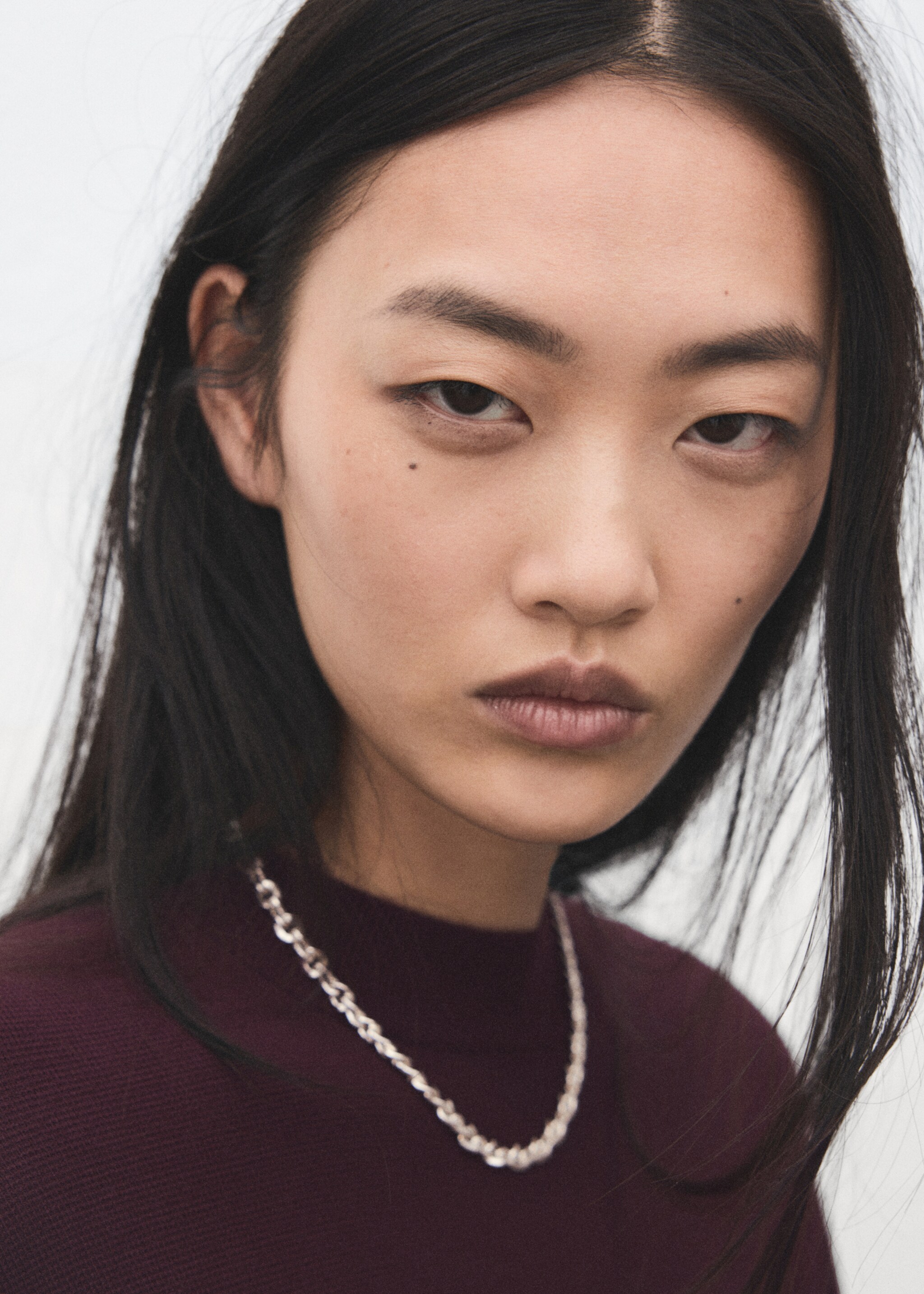 Round-neck knitted sweater - Details of the article 1, Wine. Ref: 27011318-00.