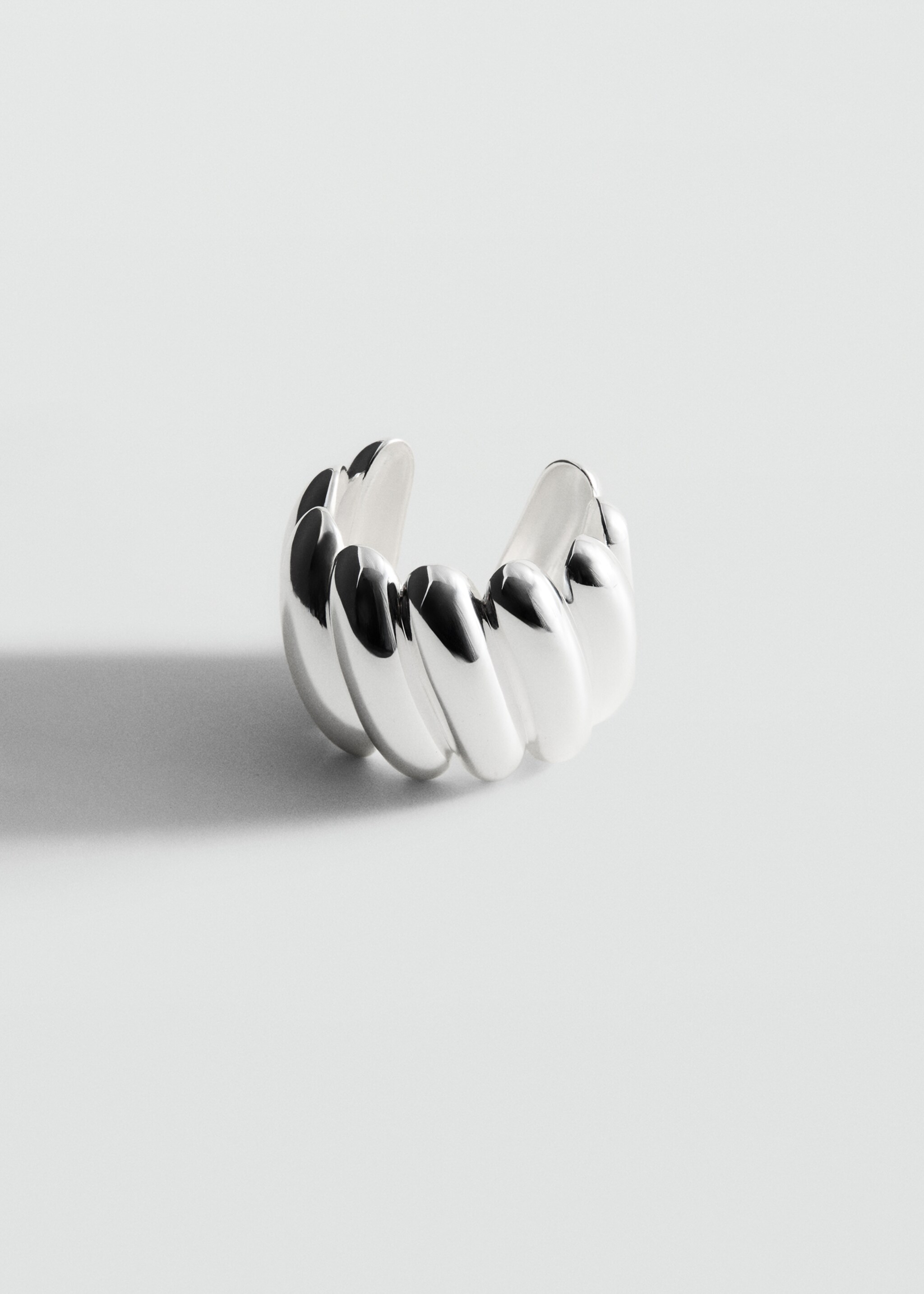 Rigid bracelet with relief - Article without model, Silver. Ref: 27011321-00.