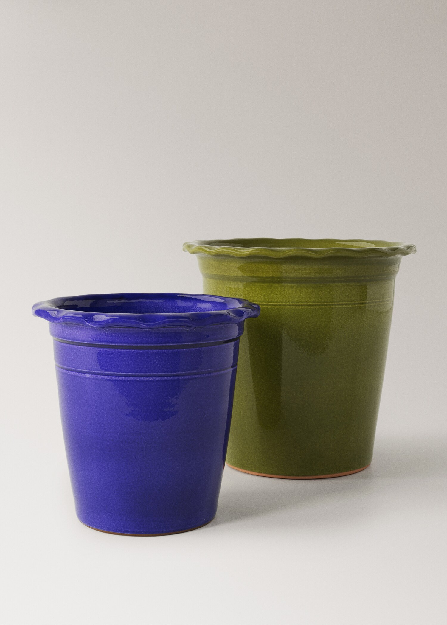 Großer Terrakotta-Topf mit Wellenmuster - Detail des Artikels 3