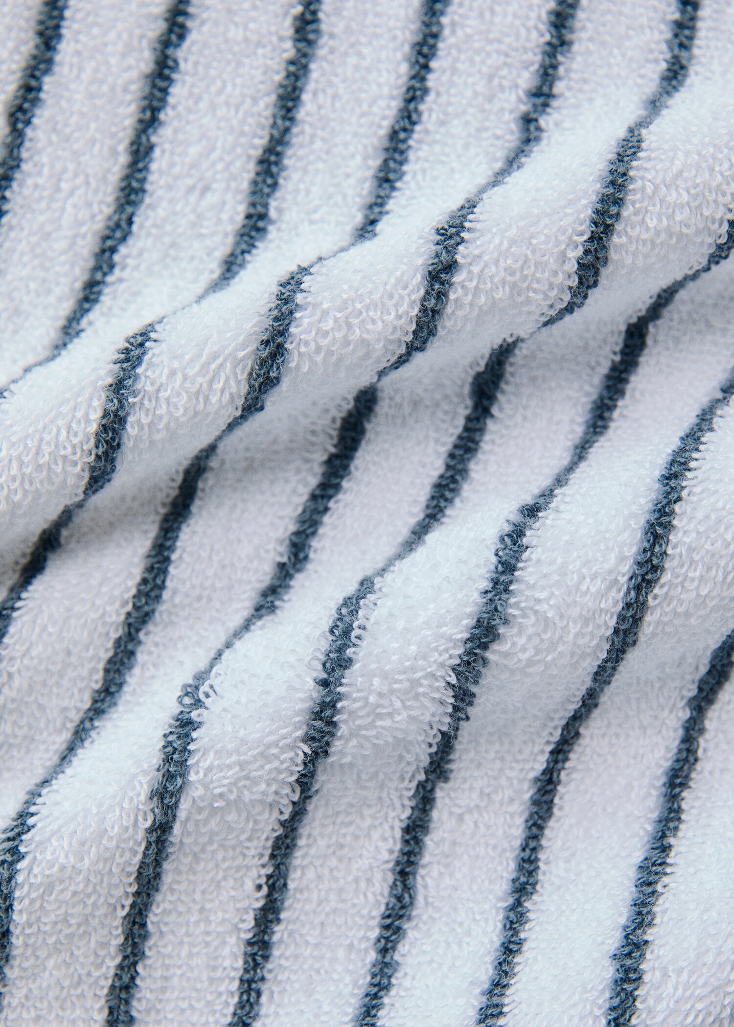 Two-tone striped cotton bath towel - Details of the article 1