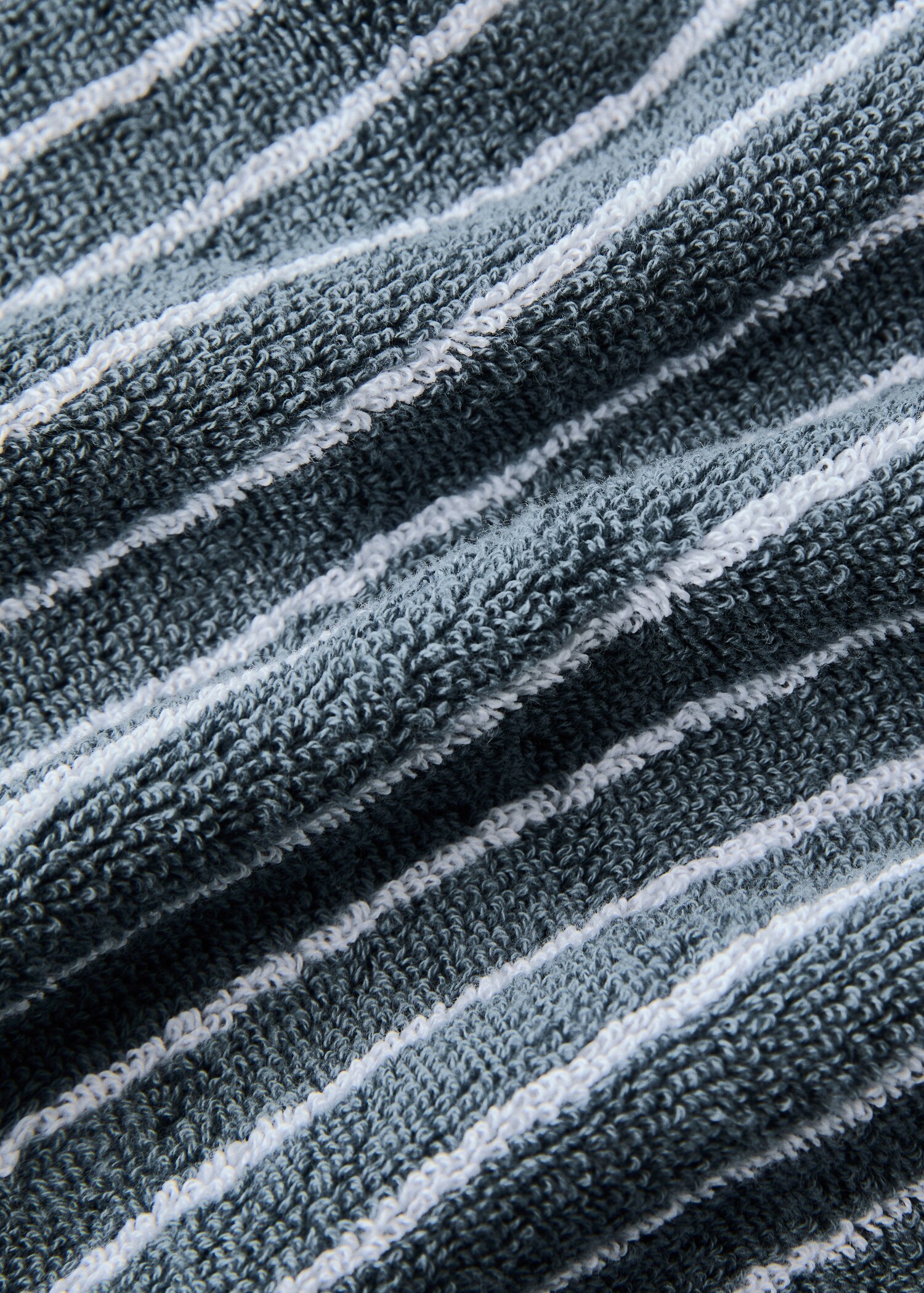 Two-tone striped cotton bath towel - Details of the article 1