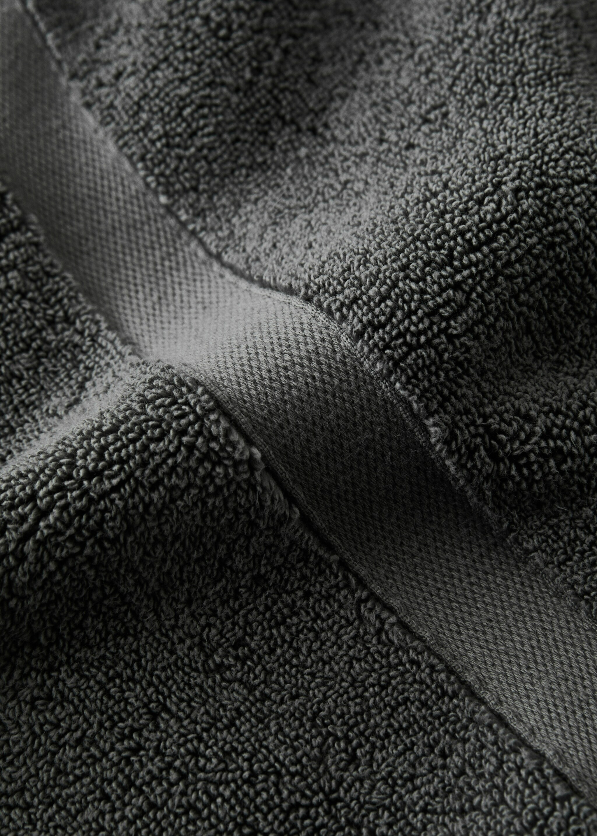 Extra-soft bathroom towel - Details of the article 1, Dark Grey. Ref: 27011543-00.