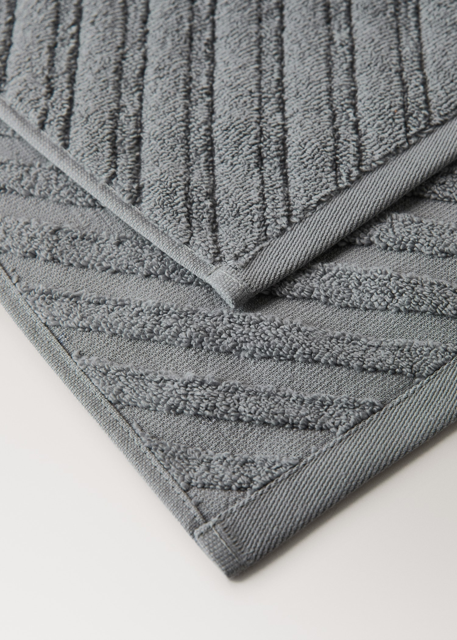 Guest towel with diagonal structure terry cotton - Details of the article 2