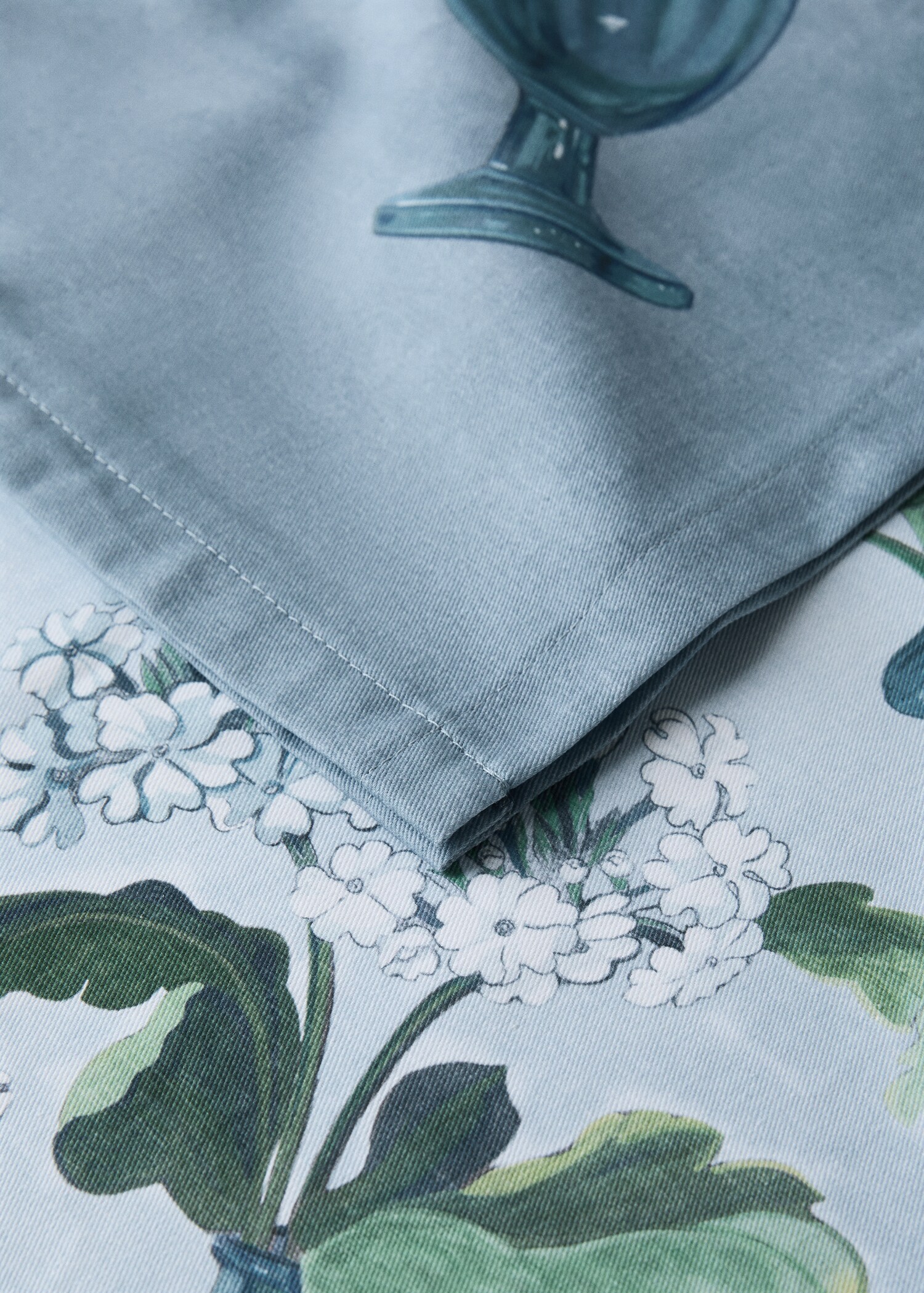 Mantel redondo jarrones flores primaverales - Detalle del artículo 1