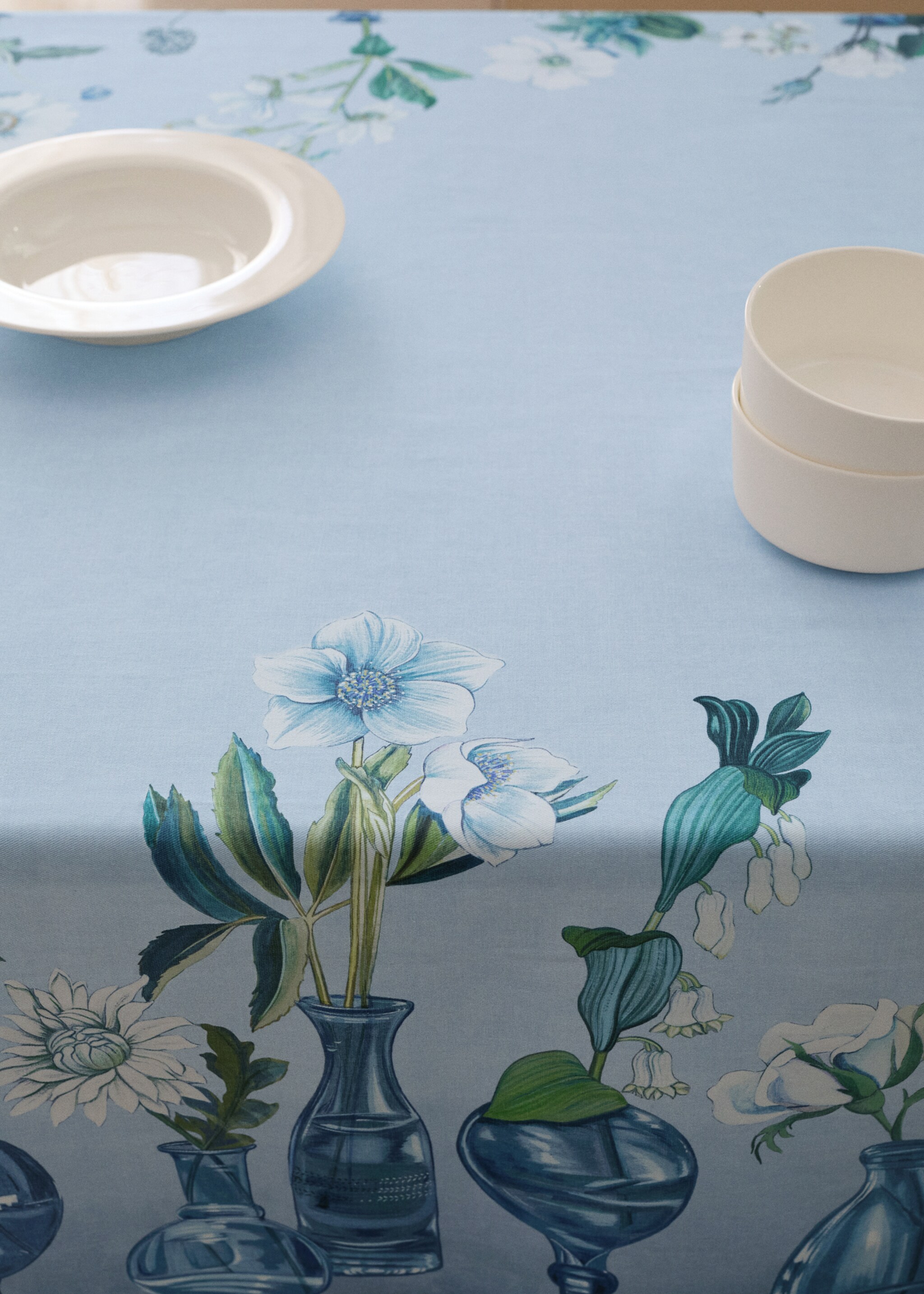 Скатертина з вазами та весняними квітами, на 6–8 персон - Детальніше про товар 7, Синій. Ref: 27011554-00.