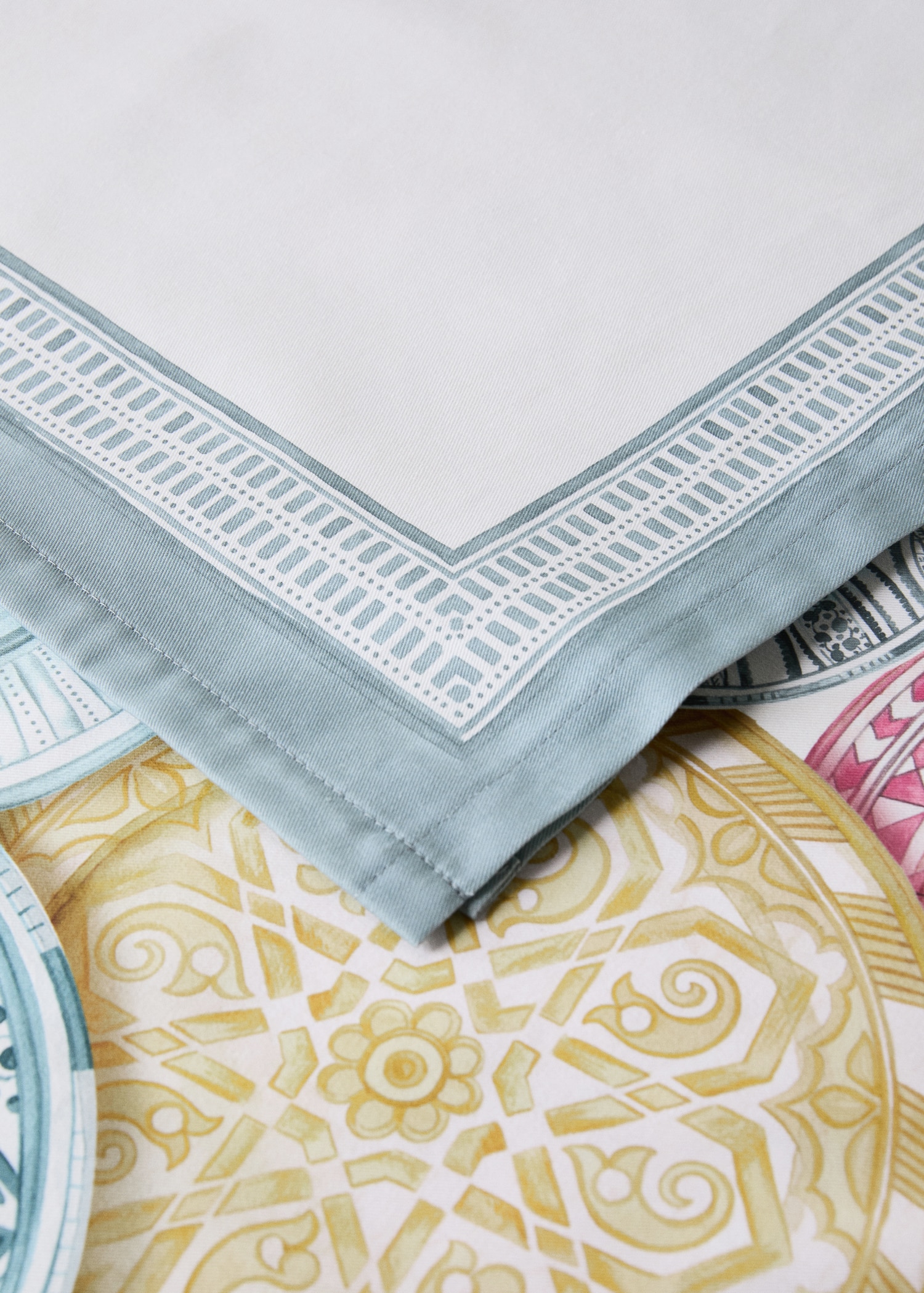 Cotton tablecloth Moroccan-style for 8 to 10 diners - Details of the article 1