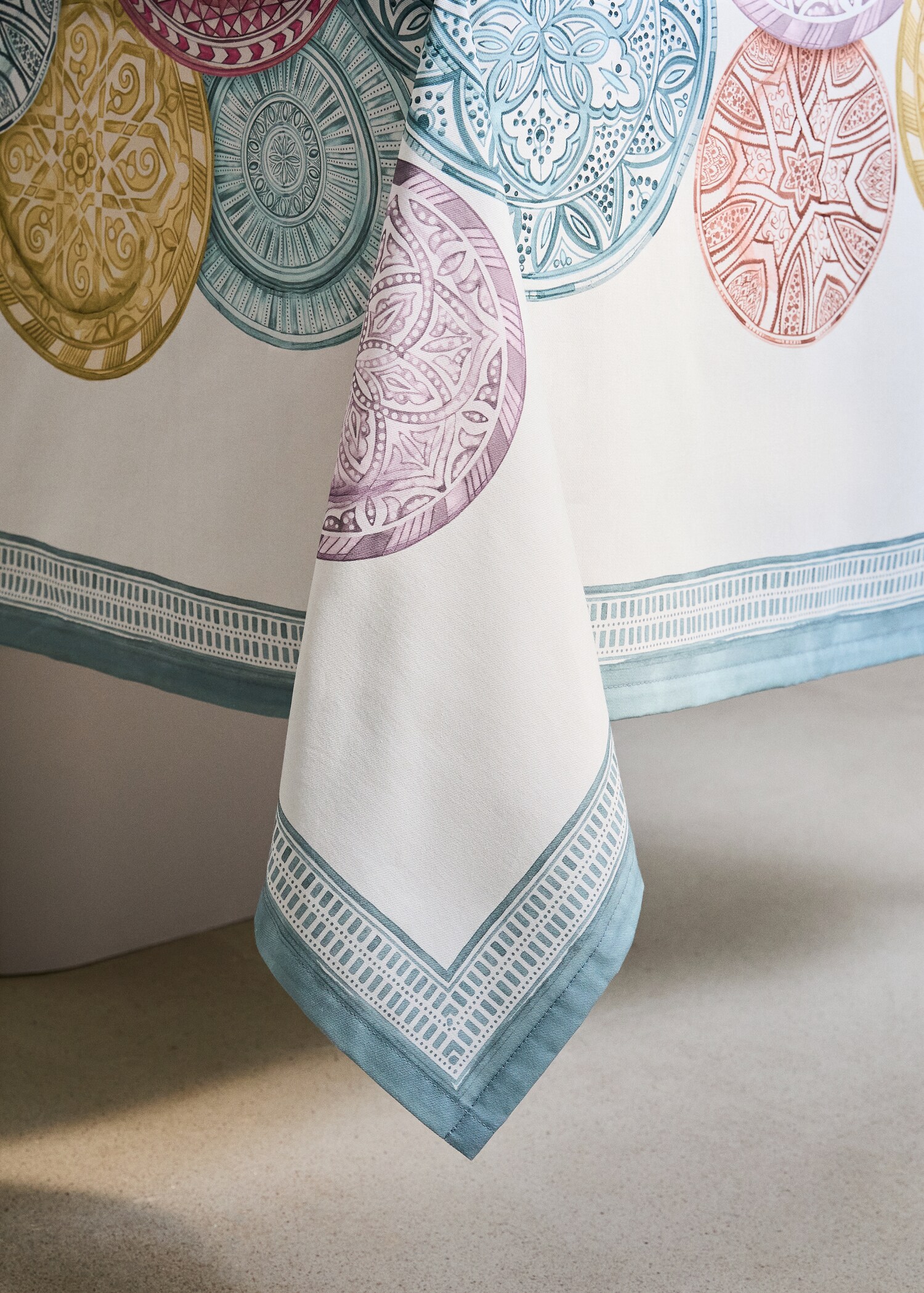 Cotton tablecloth Moroccan style for 6 to 8 diners - Details of the article 8