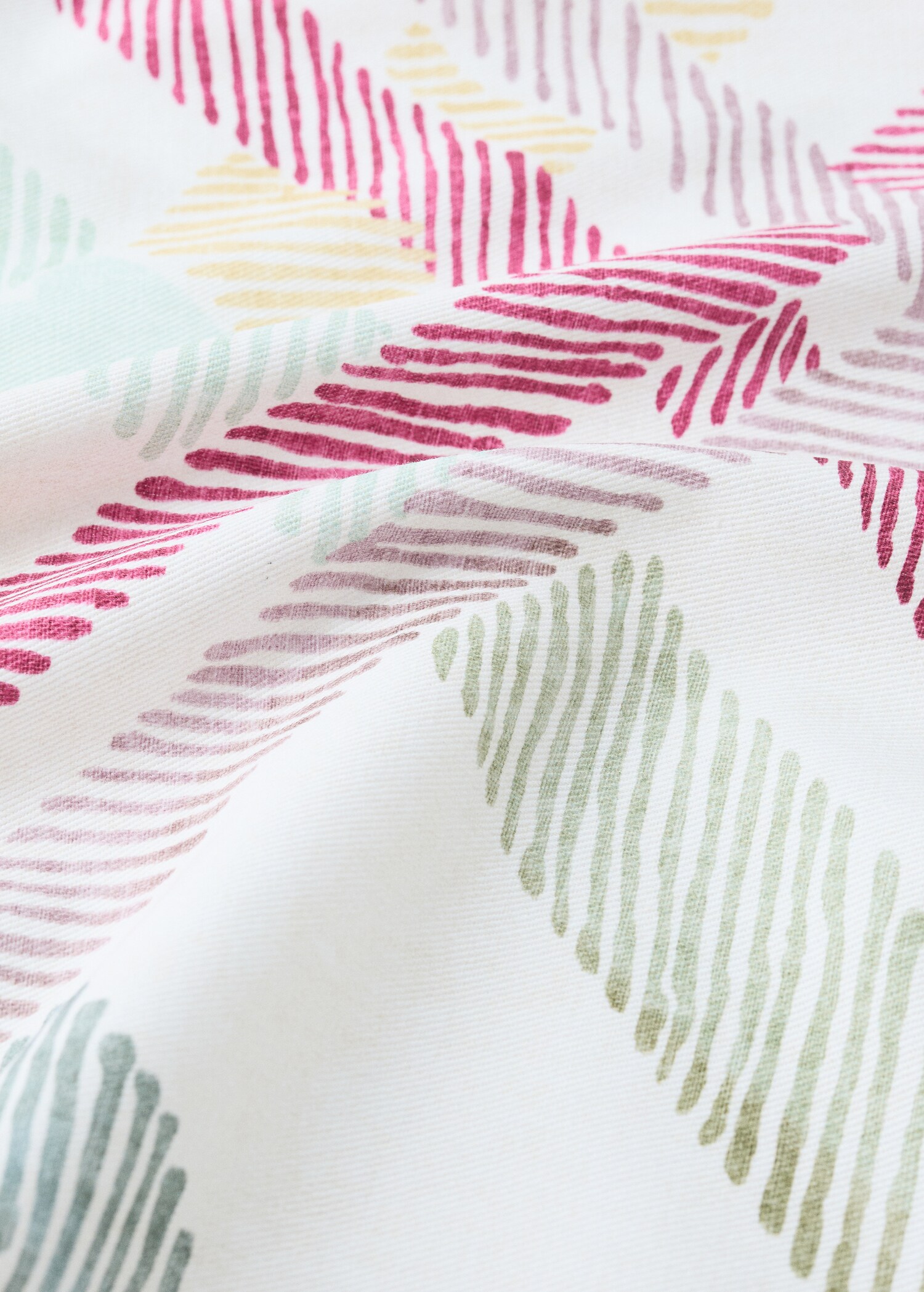 Multicolored printed cotton tablecloth for 2 to 4 people - Details of the article 1