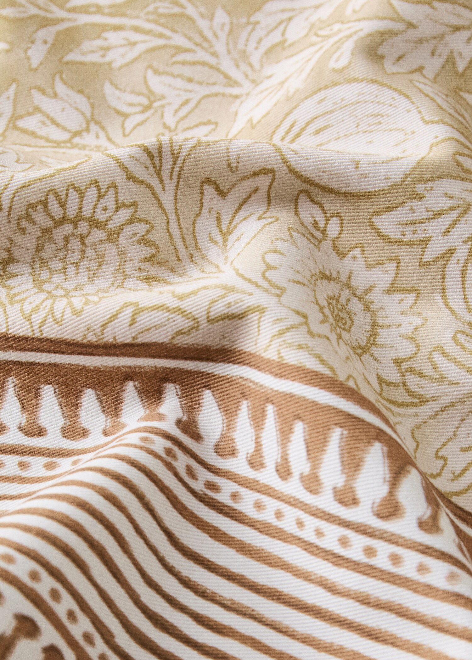 Blockprint style cotton tablecloth for 6 to 8 guests - Details of the article 2