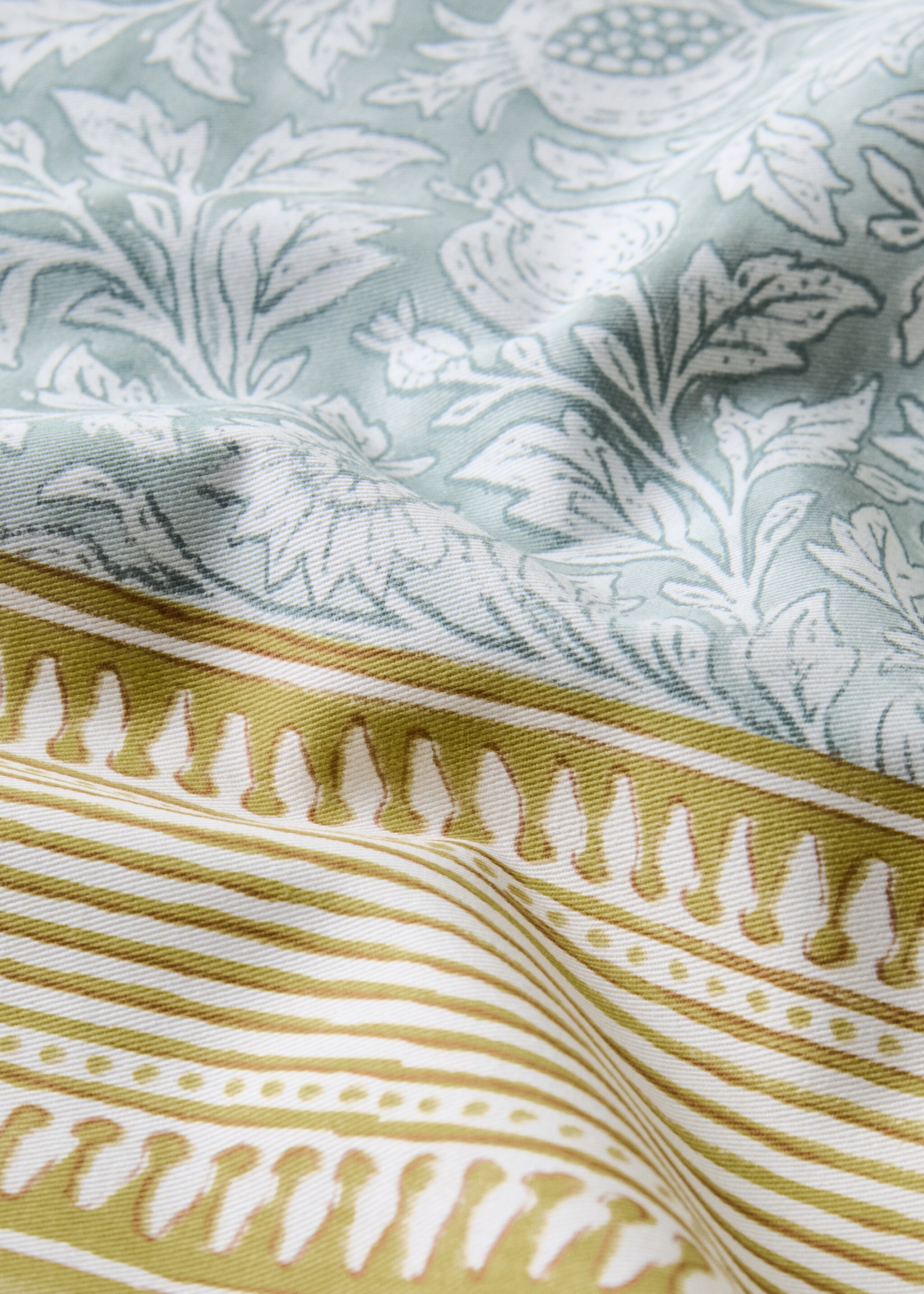 Blockprint style cotton tablecloth for 6 to 8 guests - Details of the article 2, Blue. Ref: 27011565-00.