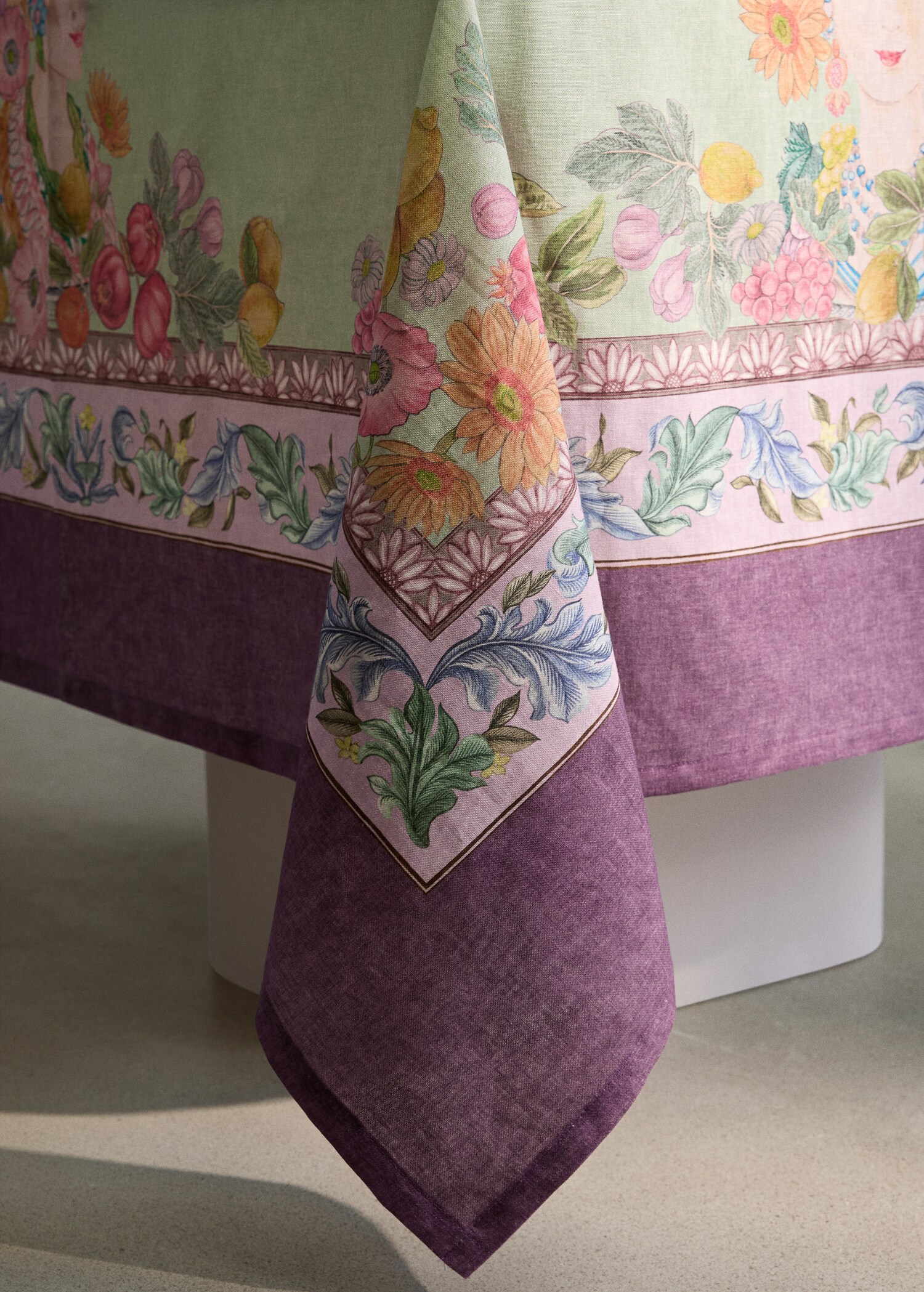 Fruit print cotton-linen tablecloth for 8 to 10 guests - Details of the article 8