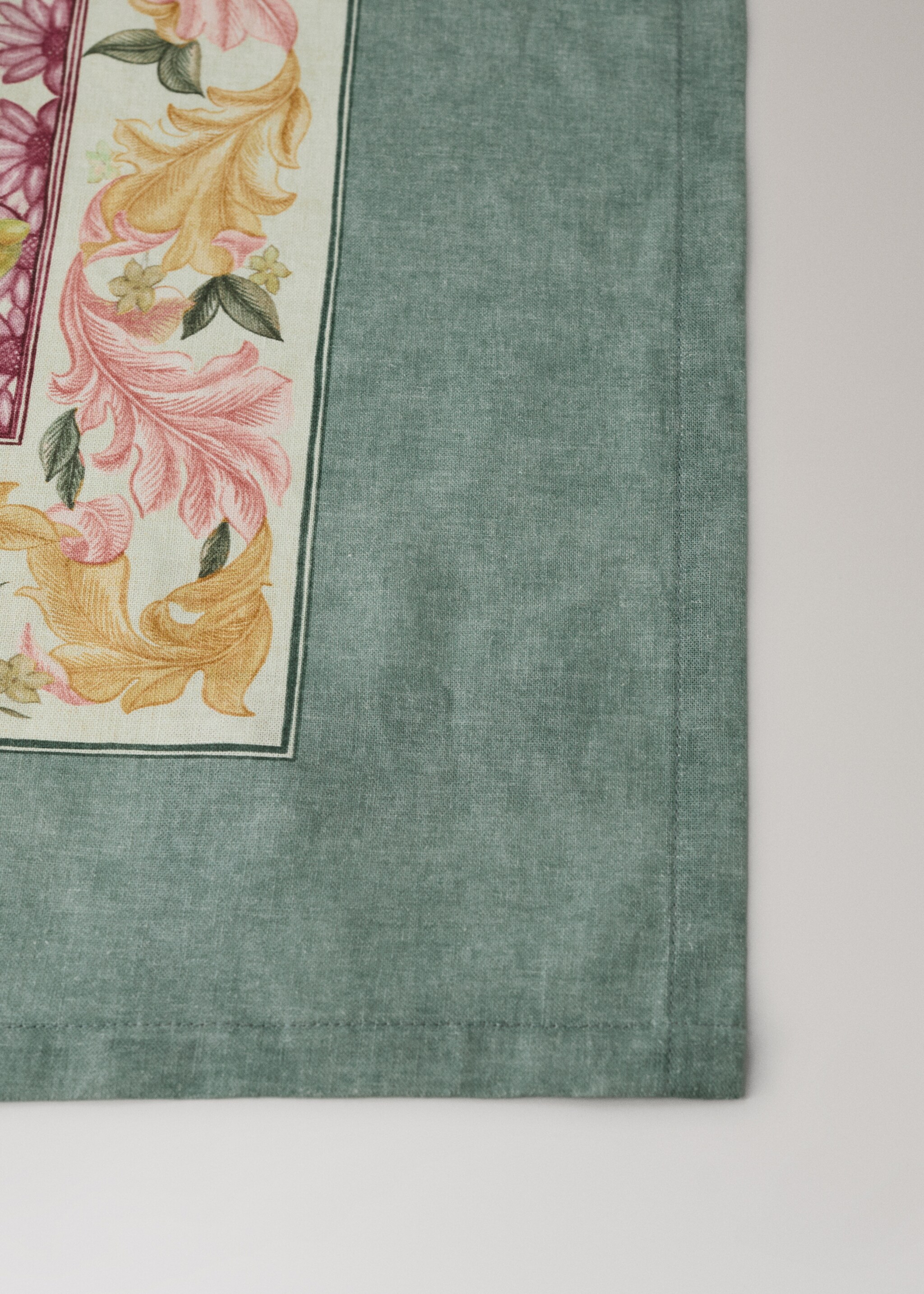 Fruit print cotton linen tablecloth for 6 to 8 people - Details of the article 2, Green. Ref: 27011568-00.