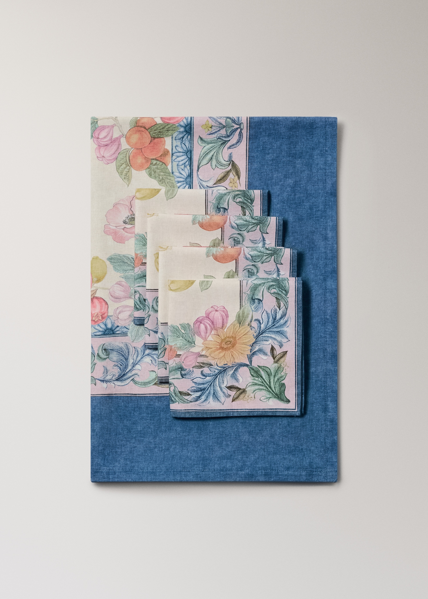 Fruit print cotton linen tablecloth for 2 to 4 people - Details of the article 3