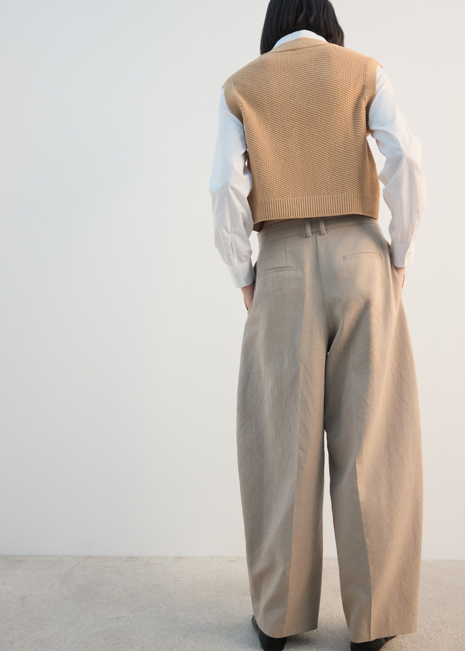 Mixed V-neck sweater - Reverse of the article