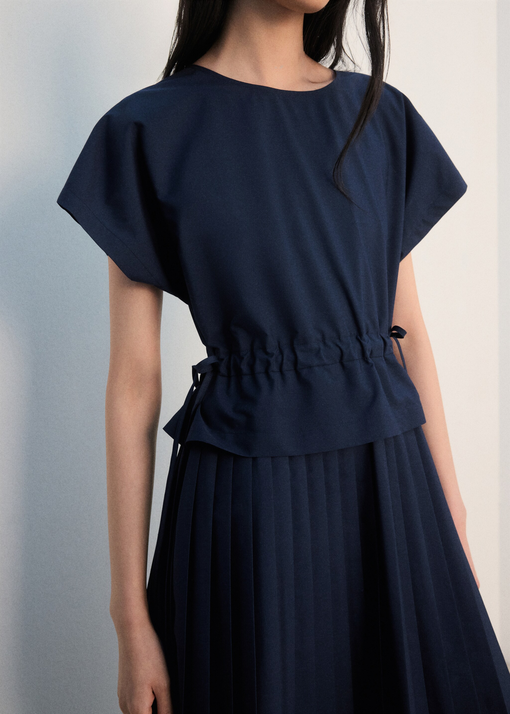 Pleated A-line dress - Details of the article 6, Navy. Ref: 27012543-00.