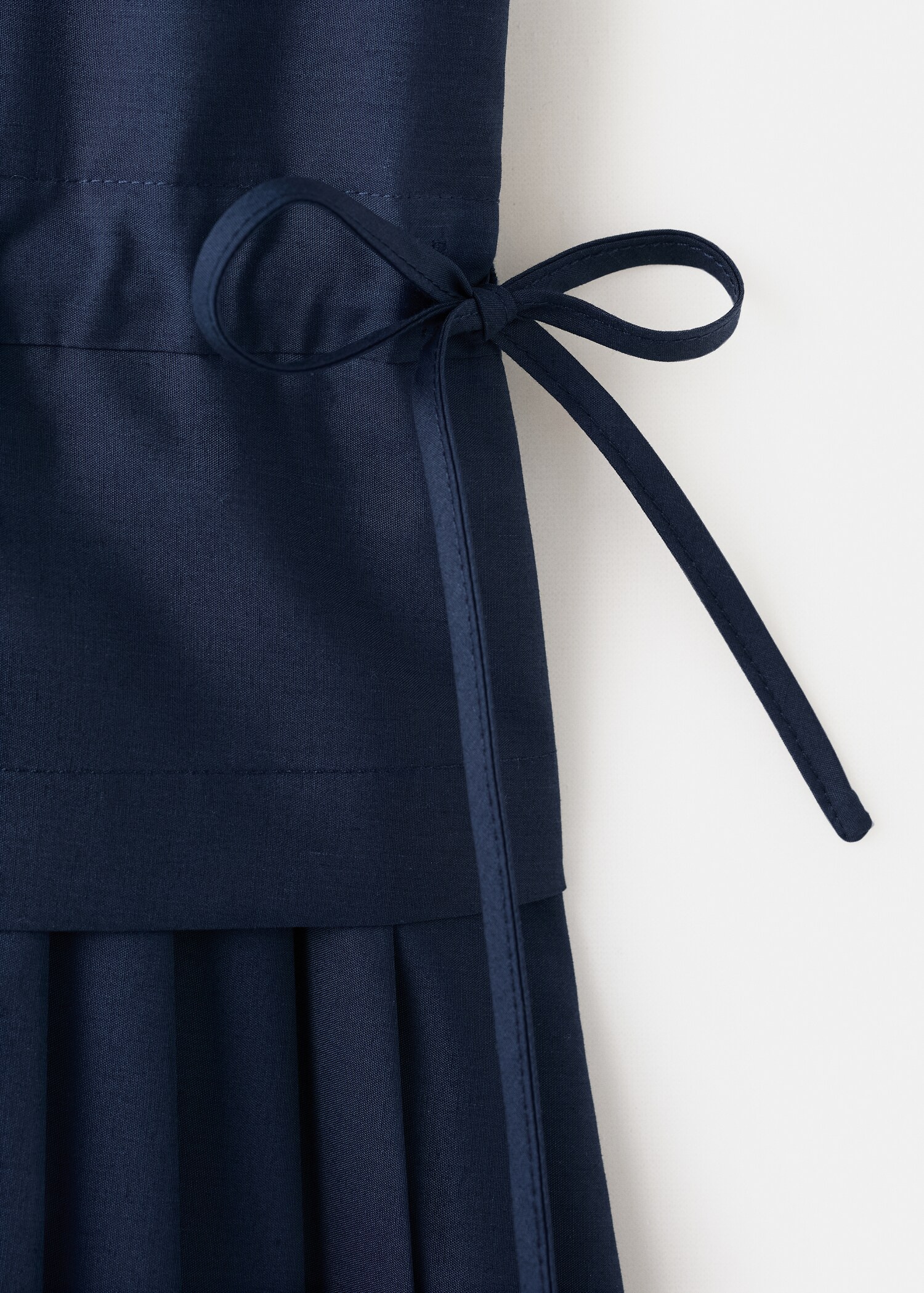 Pleated A-line dress - Details of the article 8