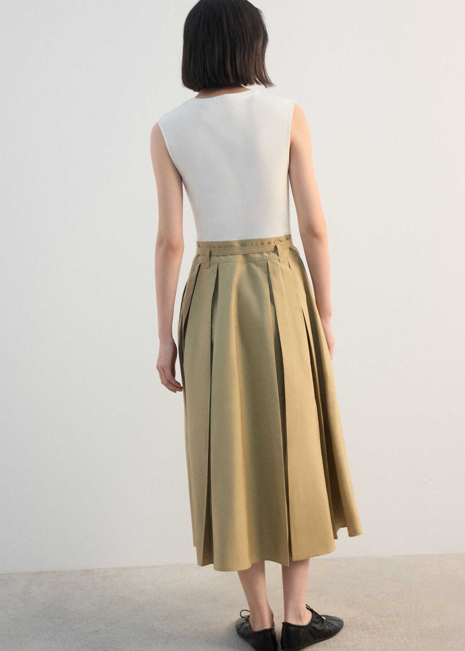 Flared midi-dress with belt - Reverse of the article