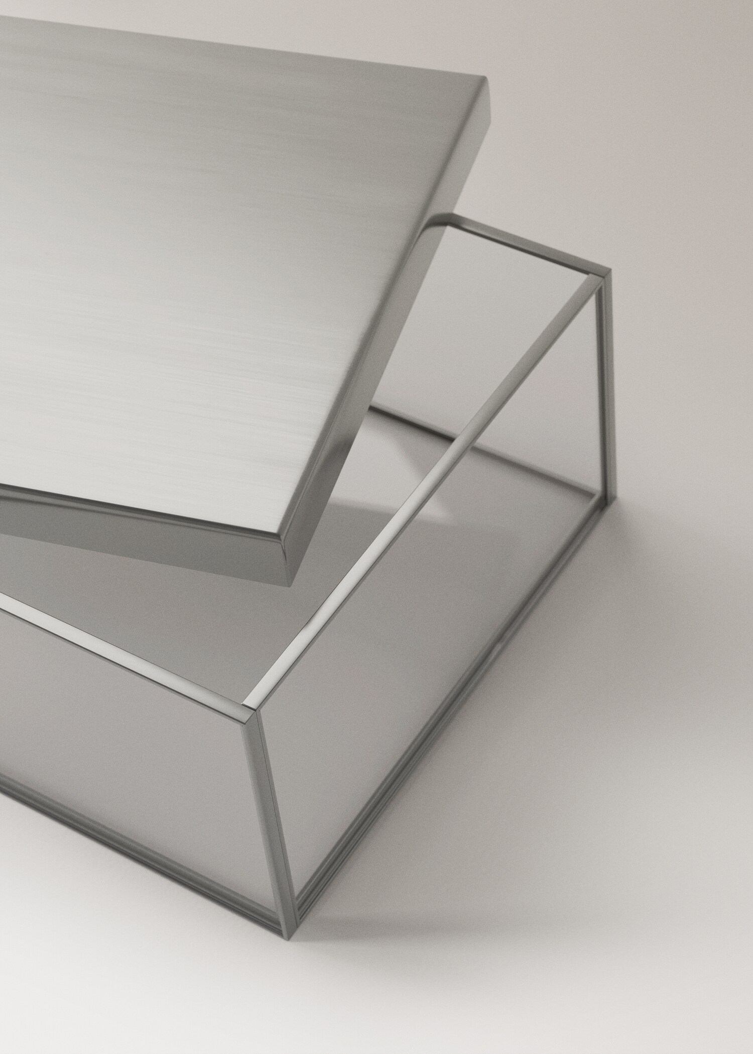 Medium glass box with metal contrast - Details of the article 2