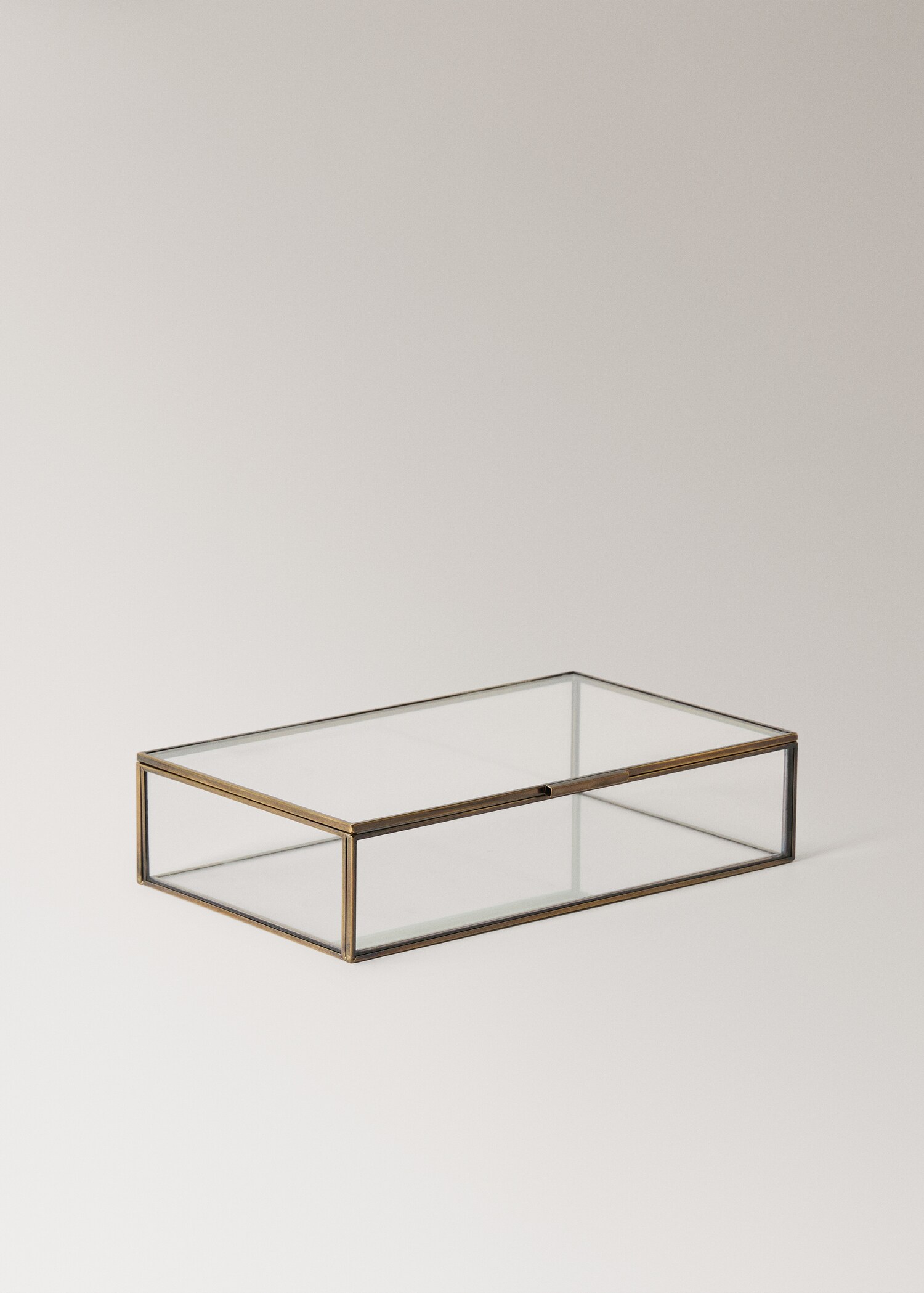 Medium box with metal profile - Details of the article 1