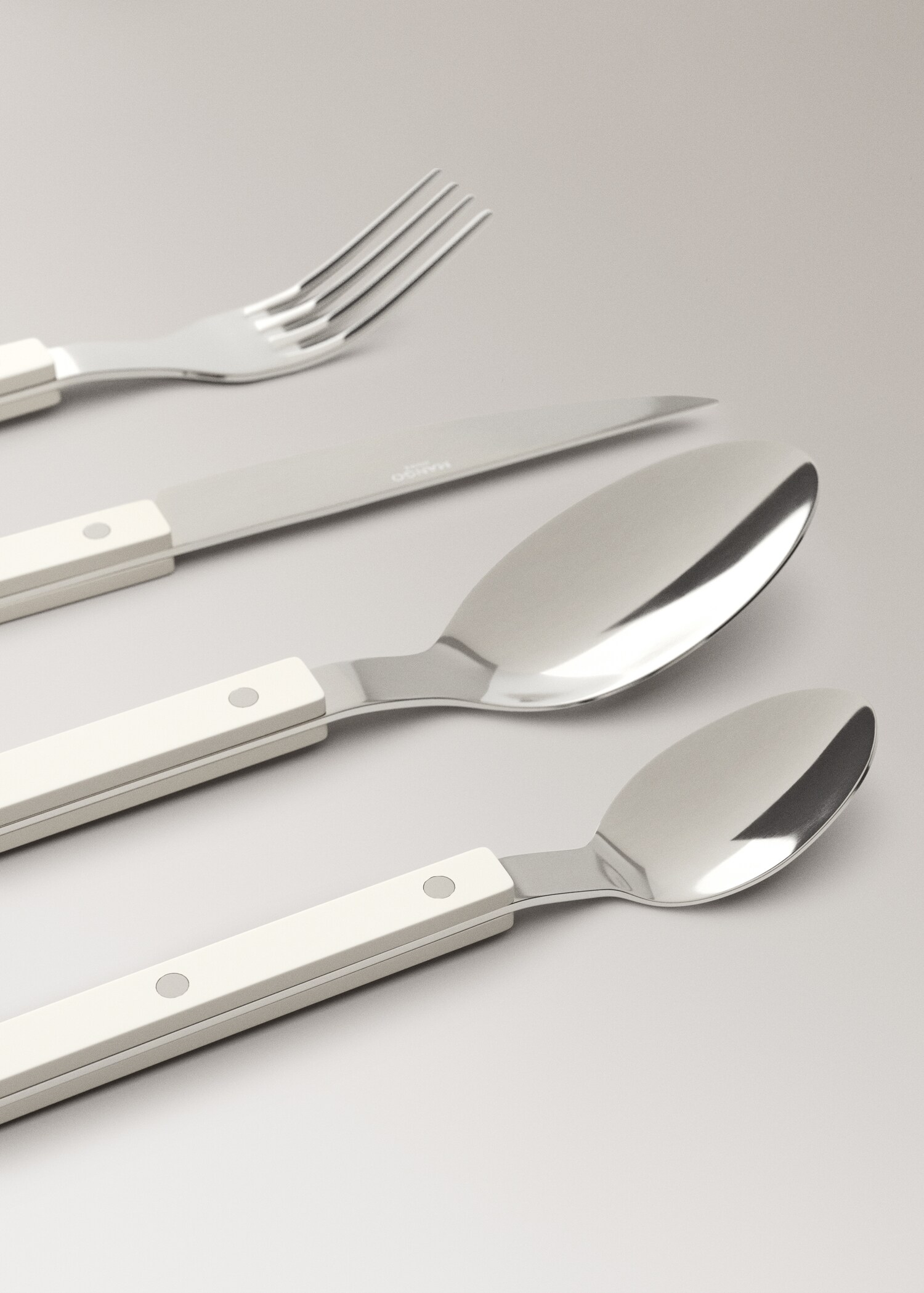 Stainless steel cutlery set with resin handles - Details of the article 1