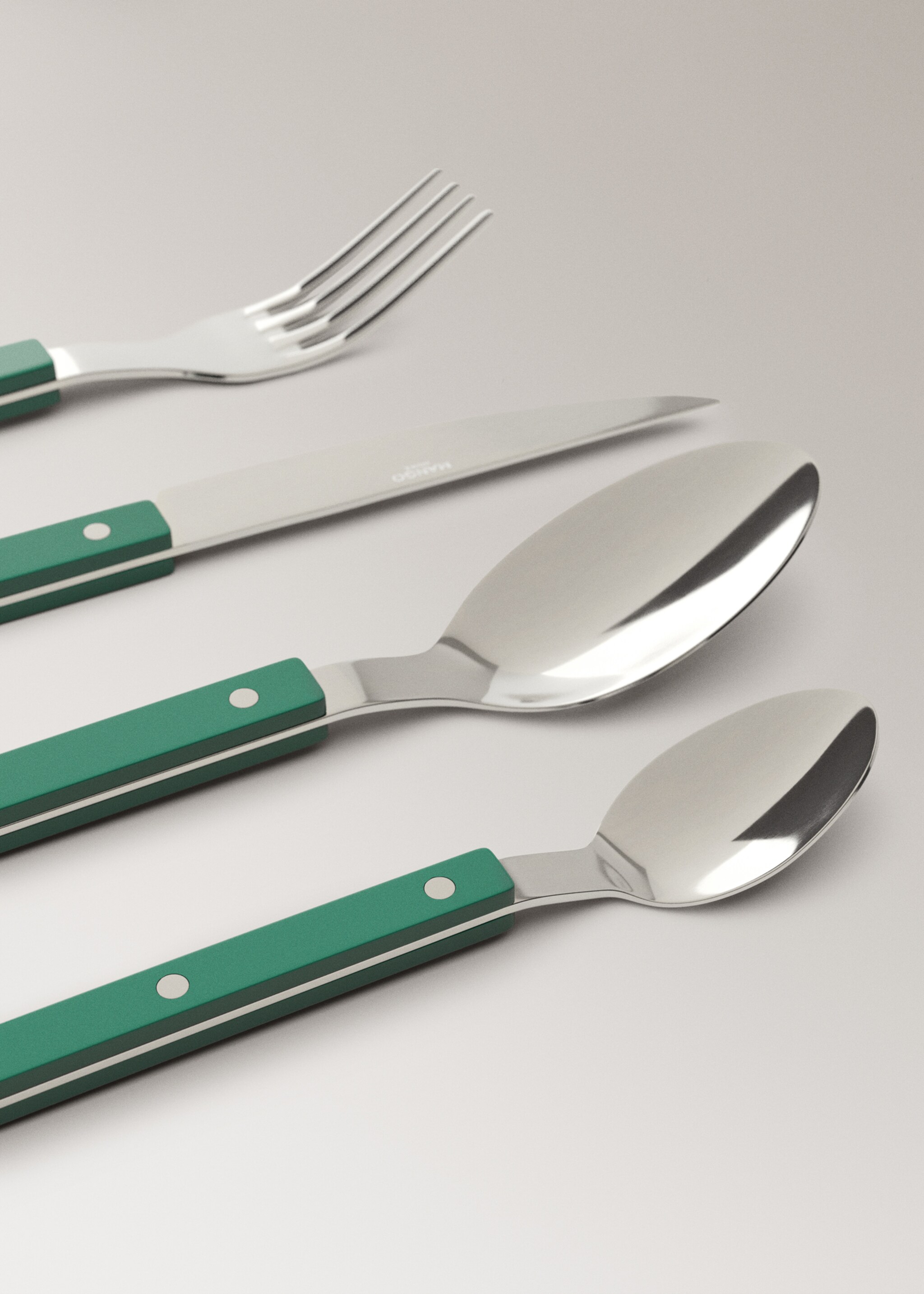 Stainless steel cutlery set with resin handles - Details of the article 1, Billiard Green. Ref: 27012922-00.