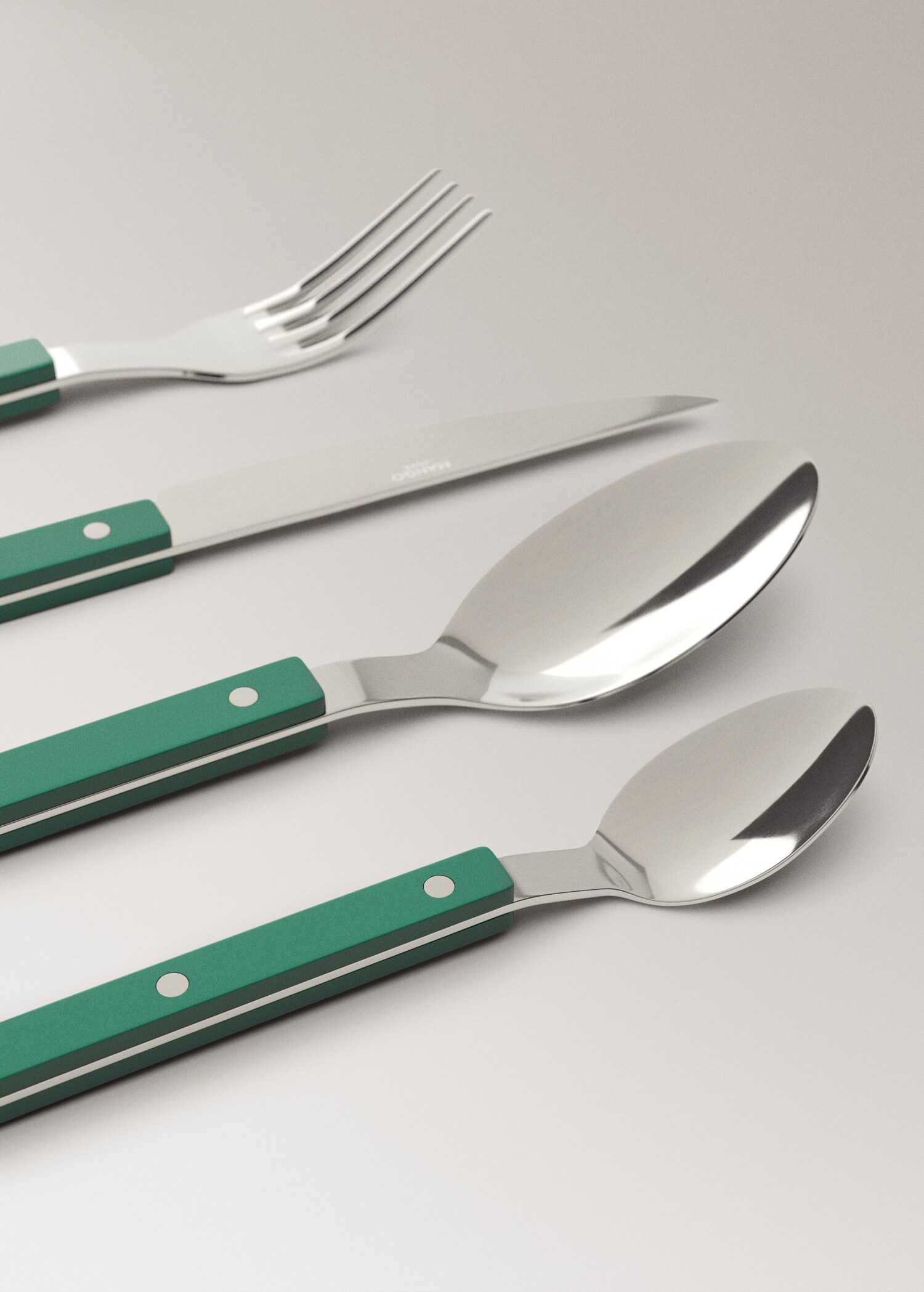 Stainless steel cutlery set with resin handles - Details of the article 1