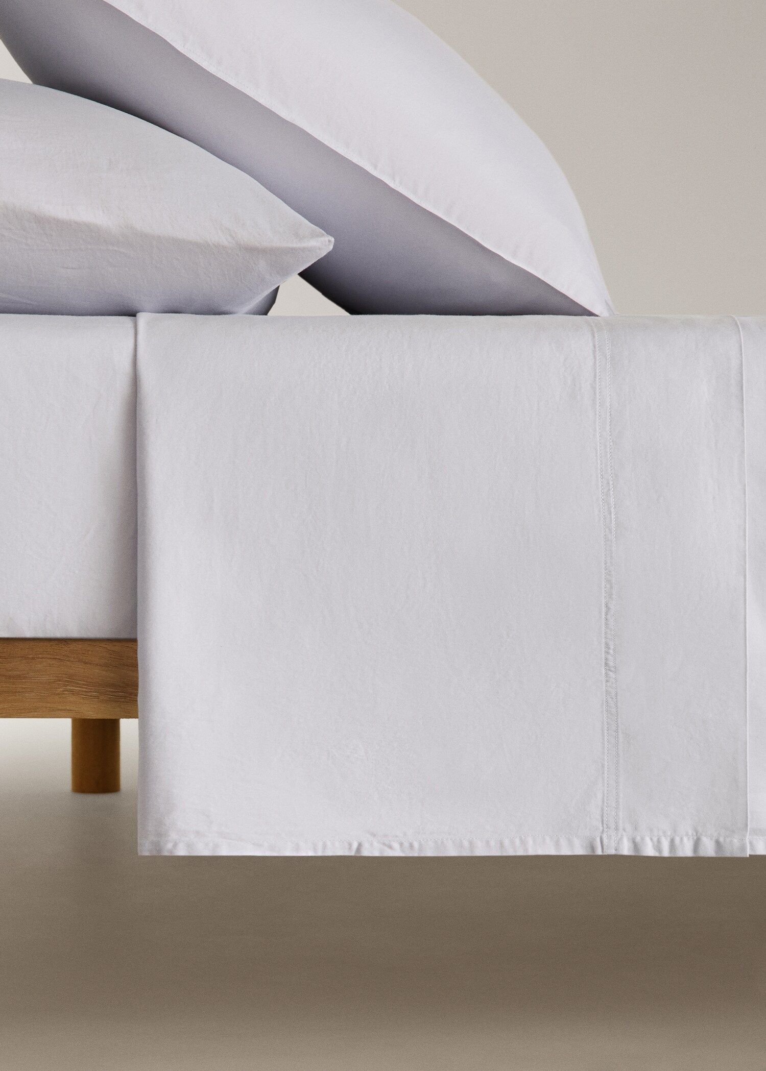 Double quilted satin top sheet King Bed - Article without model