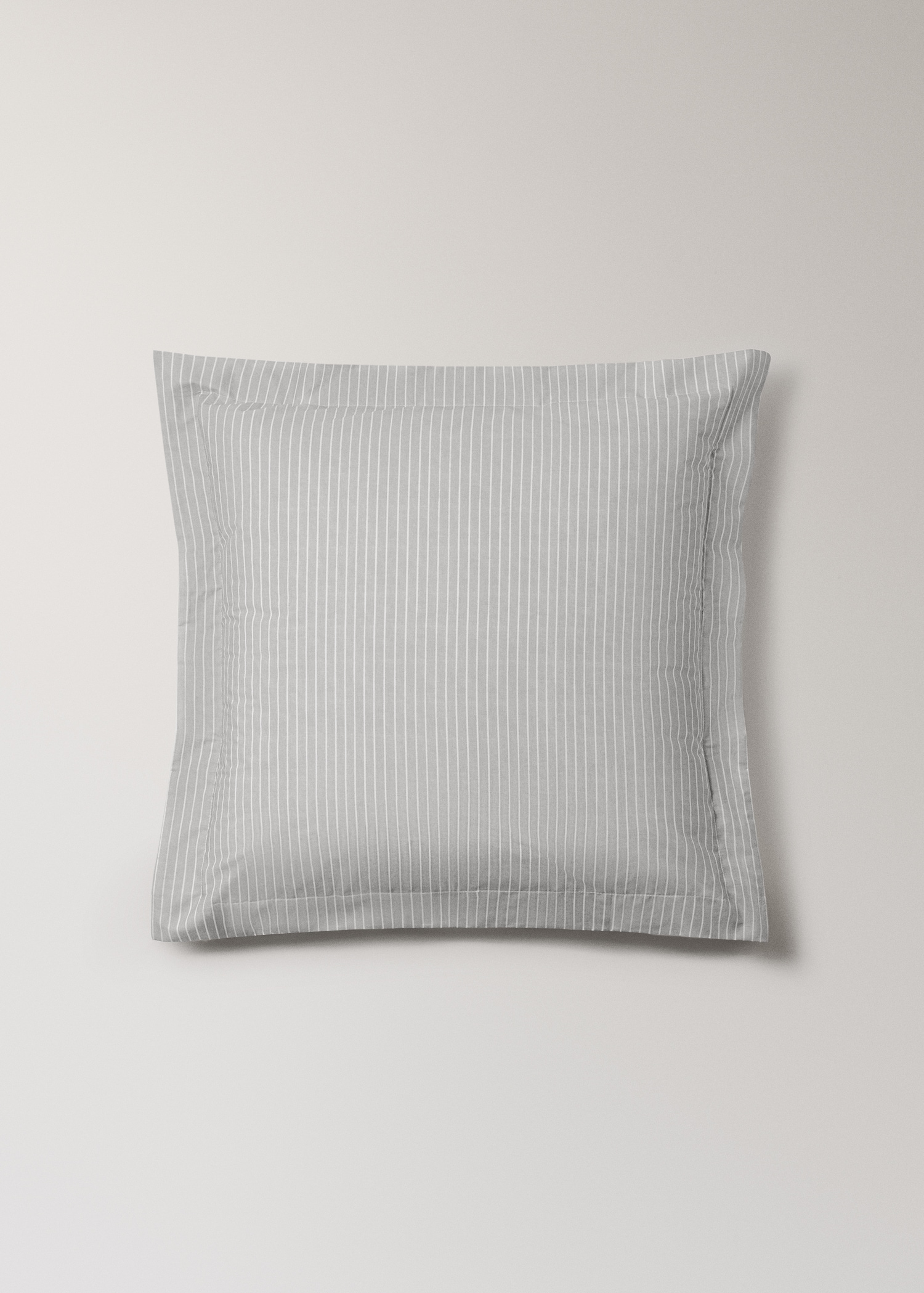 Δύο μαξιλαροθήκες από βαμβακερό περκάλι με ρίγες 60x60 εκ. - Προϊόν χωρίς μοντέλο