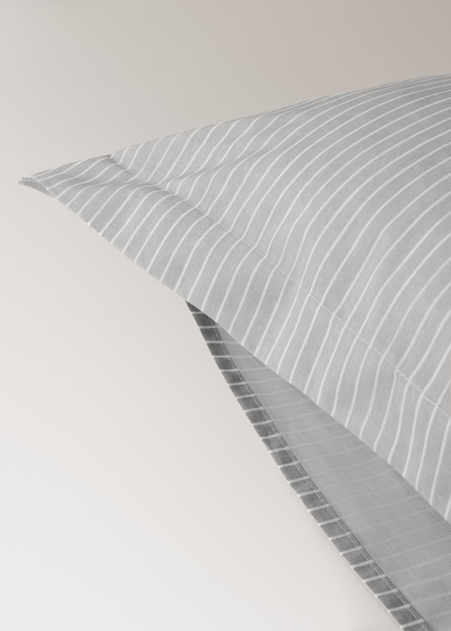 Δύο μαξιλαροθήκες από βαμβακερό περκάλι με ρίγες 60x60 εκ. - Λεπτομέρεια του προϊόντος 2